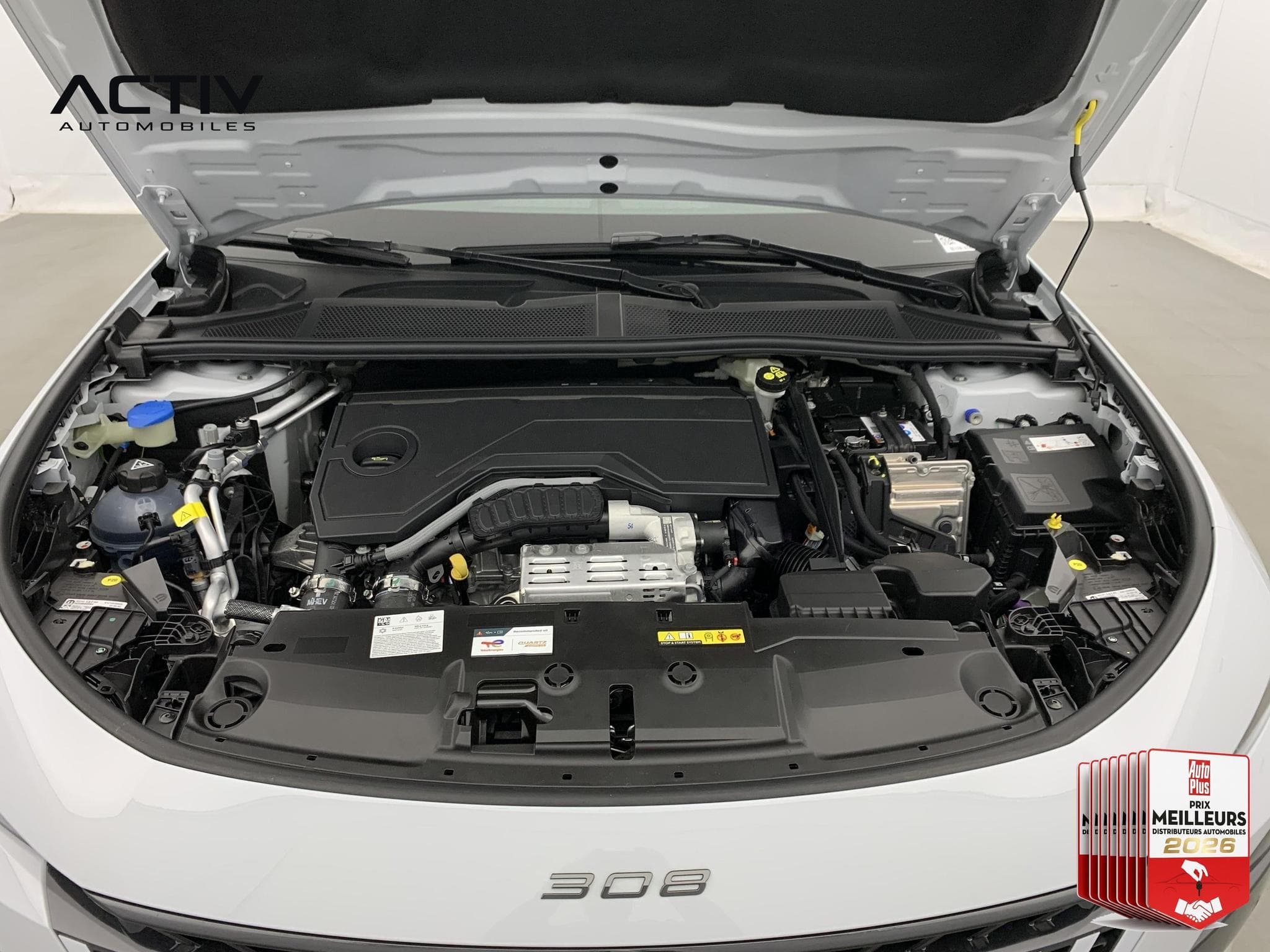 Peugeot 308 Hybrid 145 e-DCS6 Allure (2026) - Photo 23