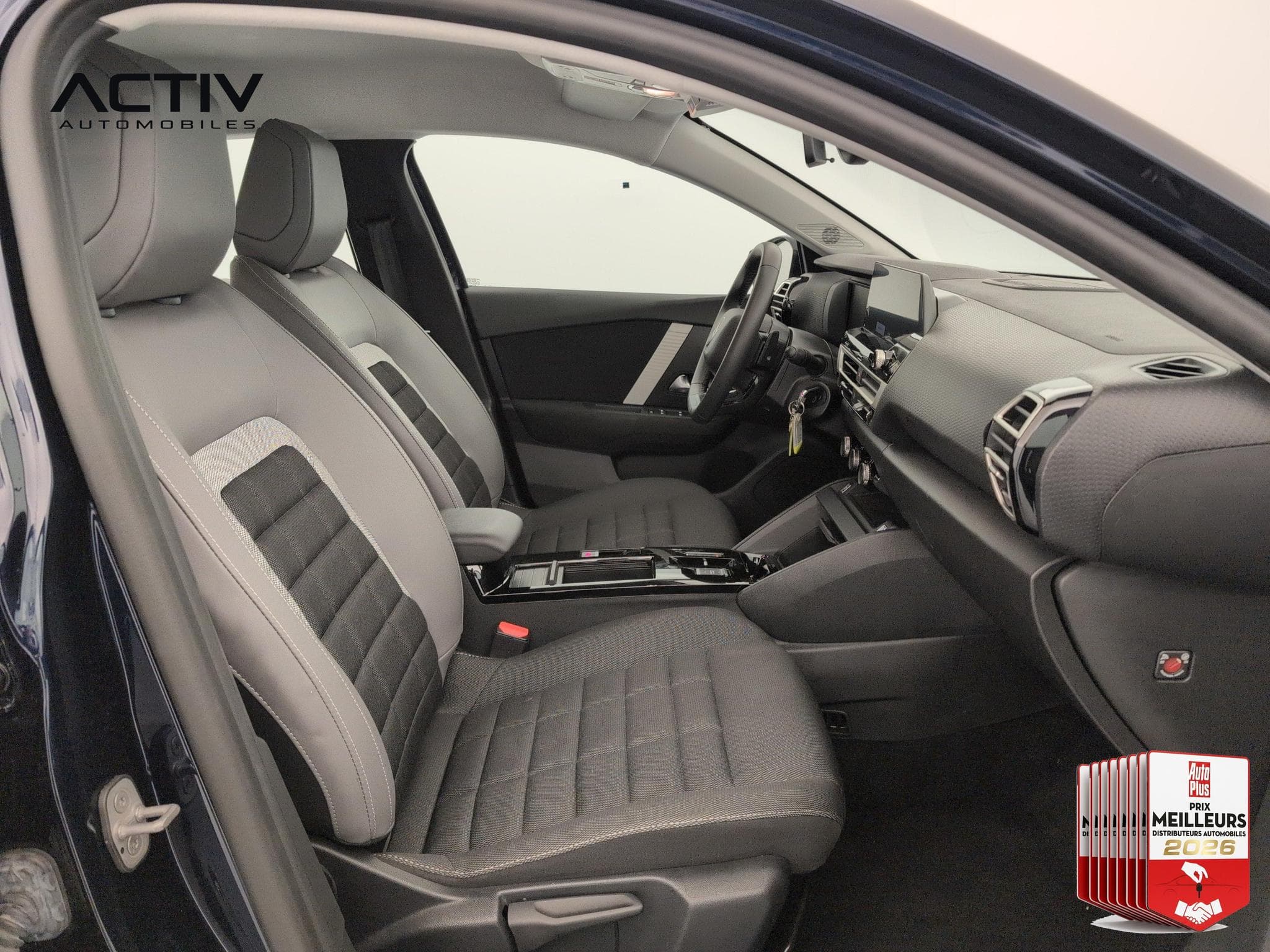 Citroën C4 Hybride 145 ch e-DCS6 Plus (2025) - Photo 9