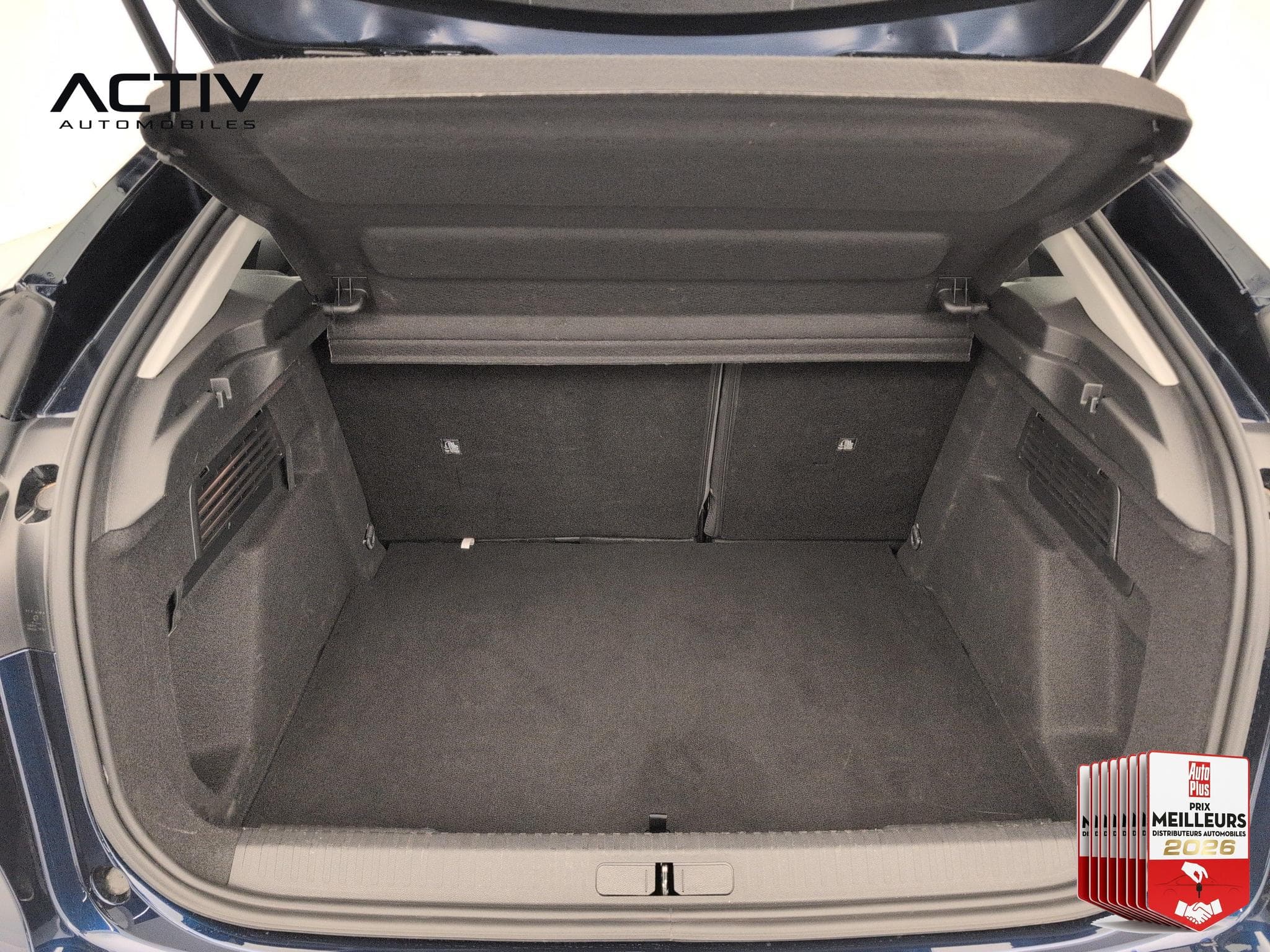 Citroën C4 Hybride 145 ch e-DCS6 Plus (2025) - Photo 11