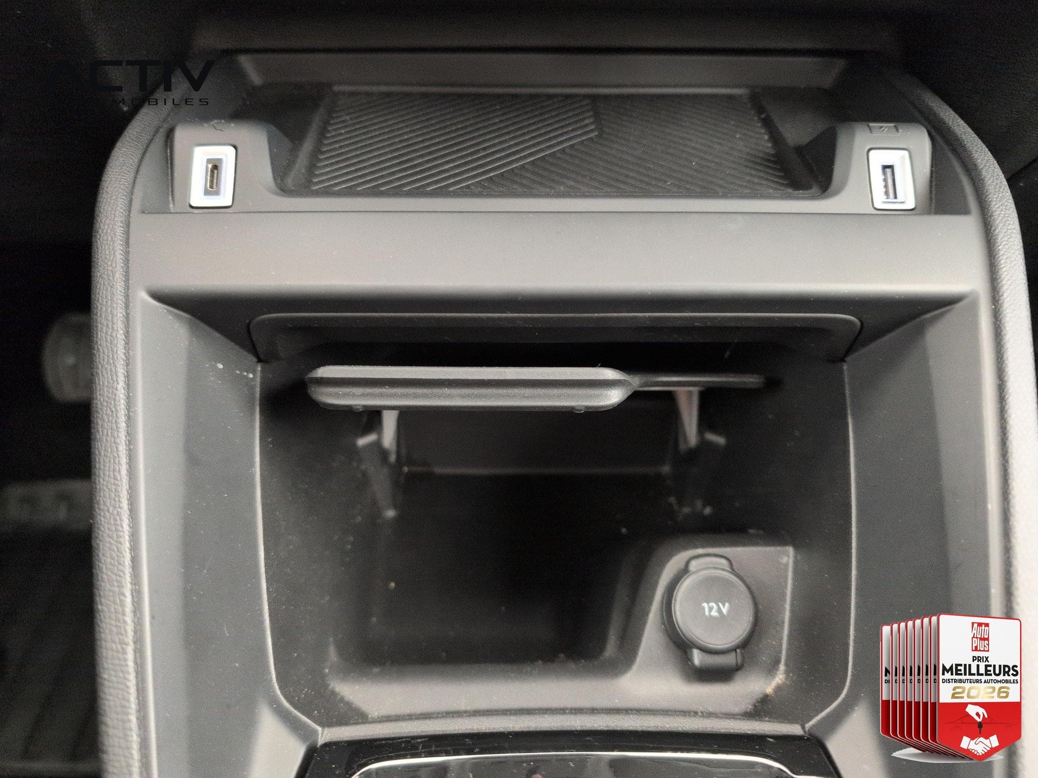 Citroën C4 Hybride 145 ch e-DCS6 Plus (2025) - Photo 31