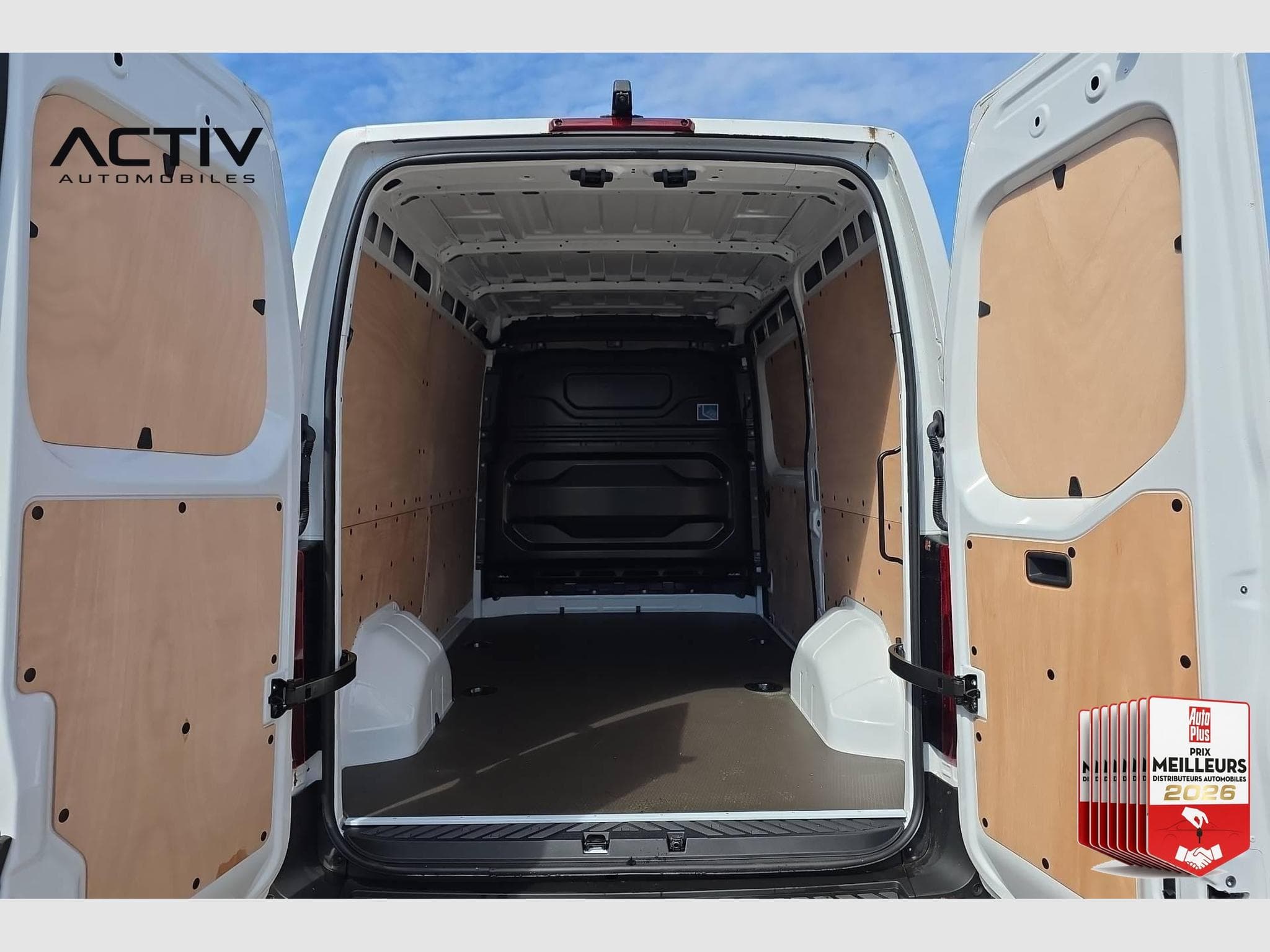Renault Master BLUE DCI 130 L2H2 3T5 TR EXTRA (2025) - Foto 11