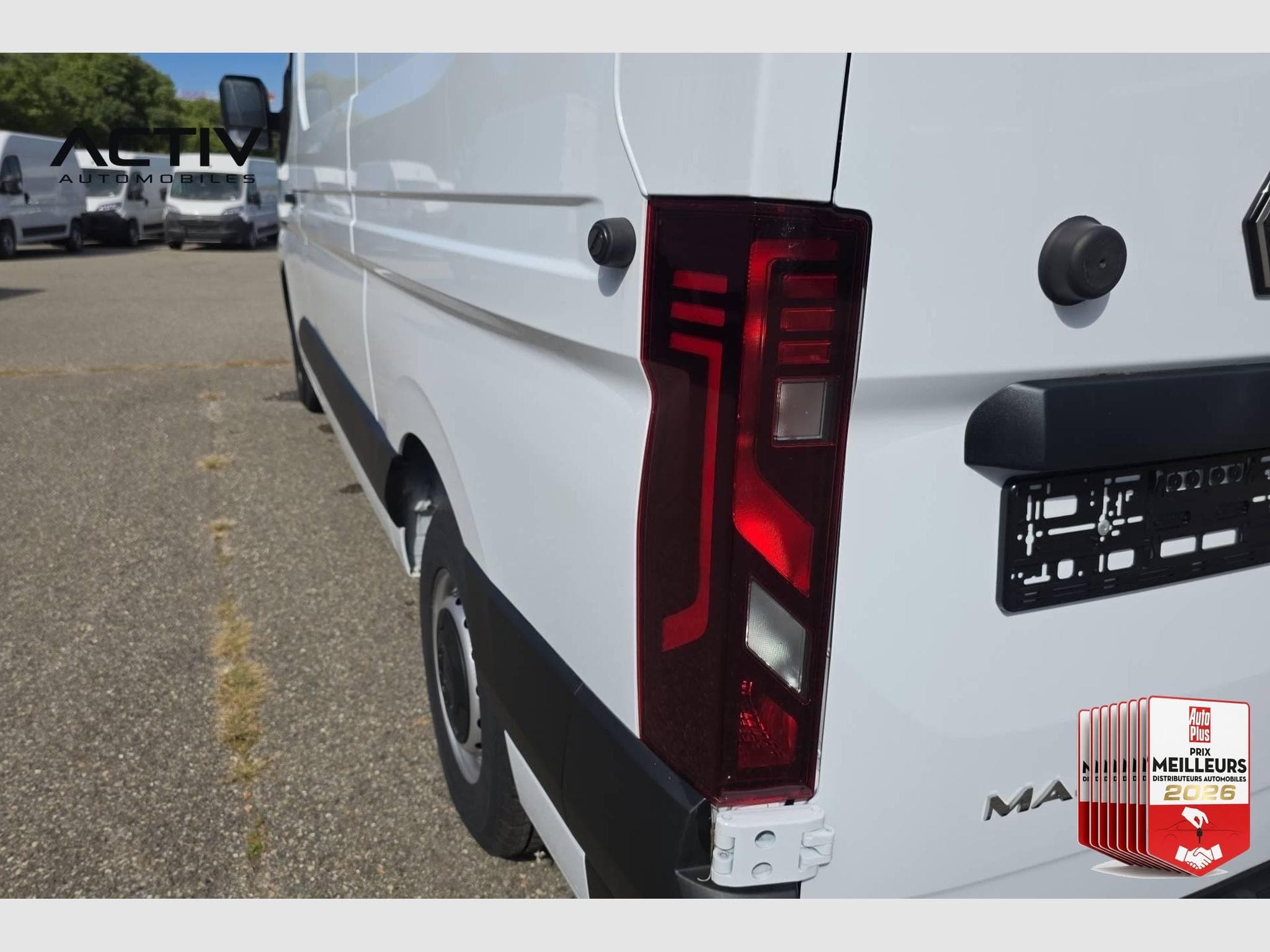 Renault Master BLUE DCI 130 L2H2 3T5 TR EXTRA (2025) - Foto 20