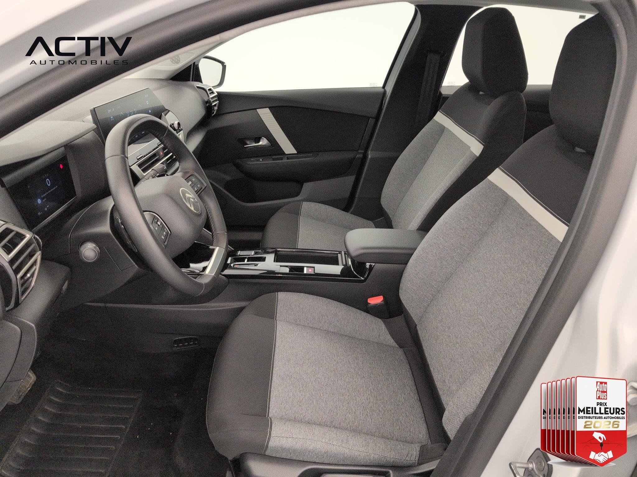 Citroën C4 Hybride 110 ch e-DCS6 You (2025) - Photo 15