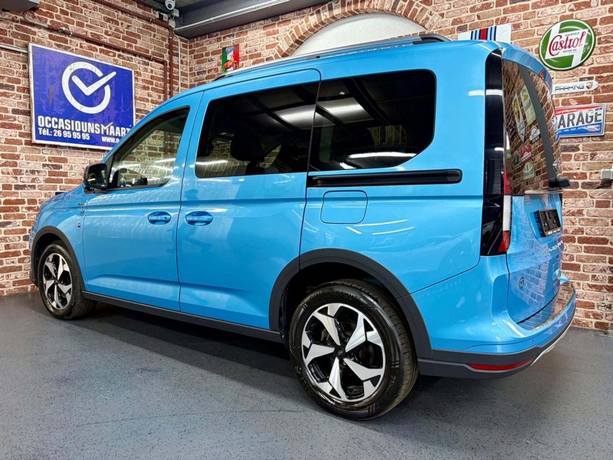 Ford Tourneo Tourneo Connect 2.0 TDCi 122cv Auto ACTIVE (2023) - Photo 2