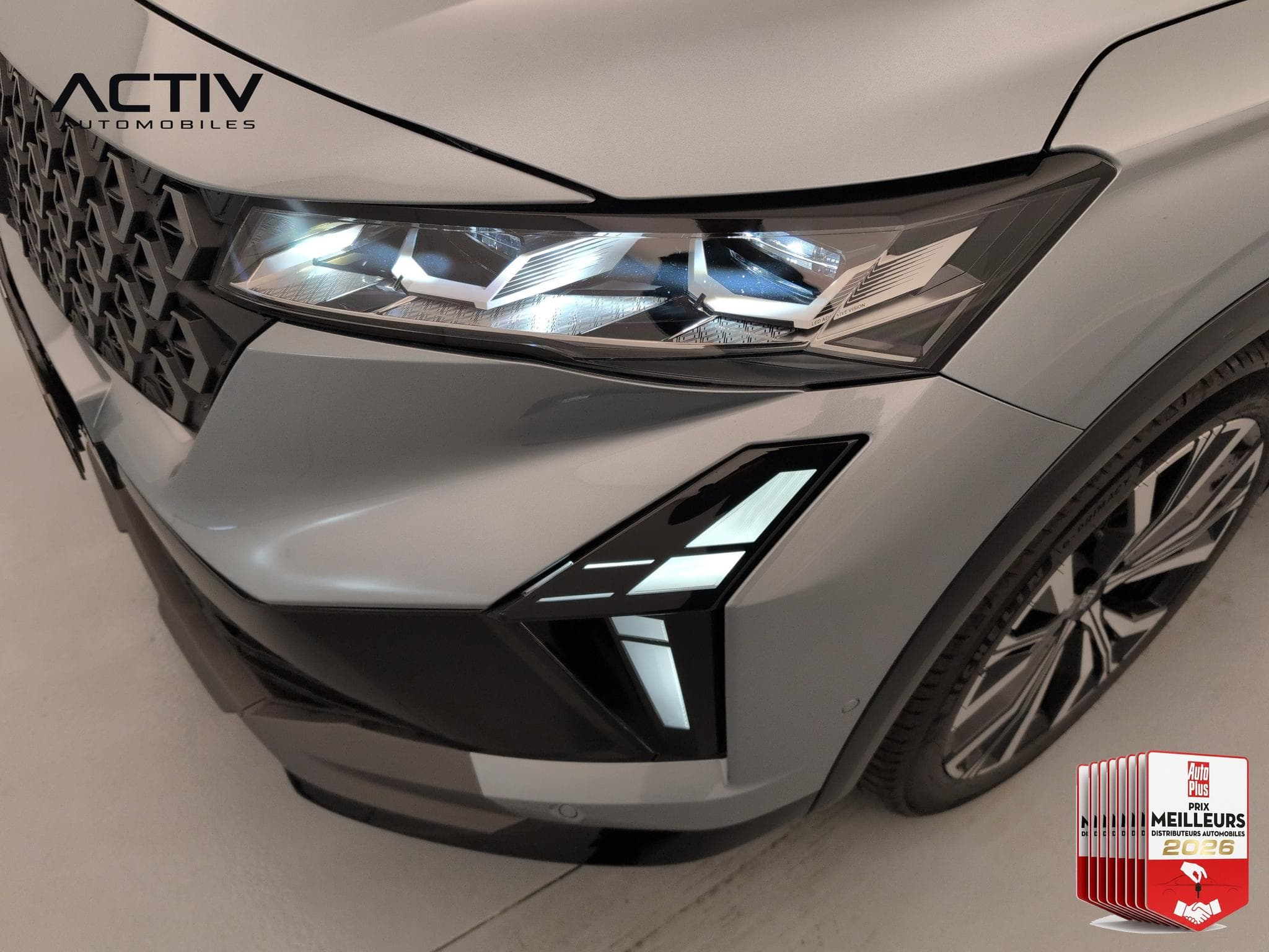 Renault Espace Espace full hybrid E-Tech 200 ch 7pl Iconic (2026) - Foto 24