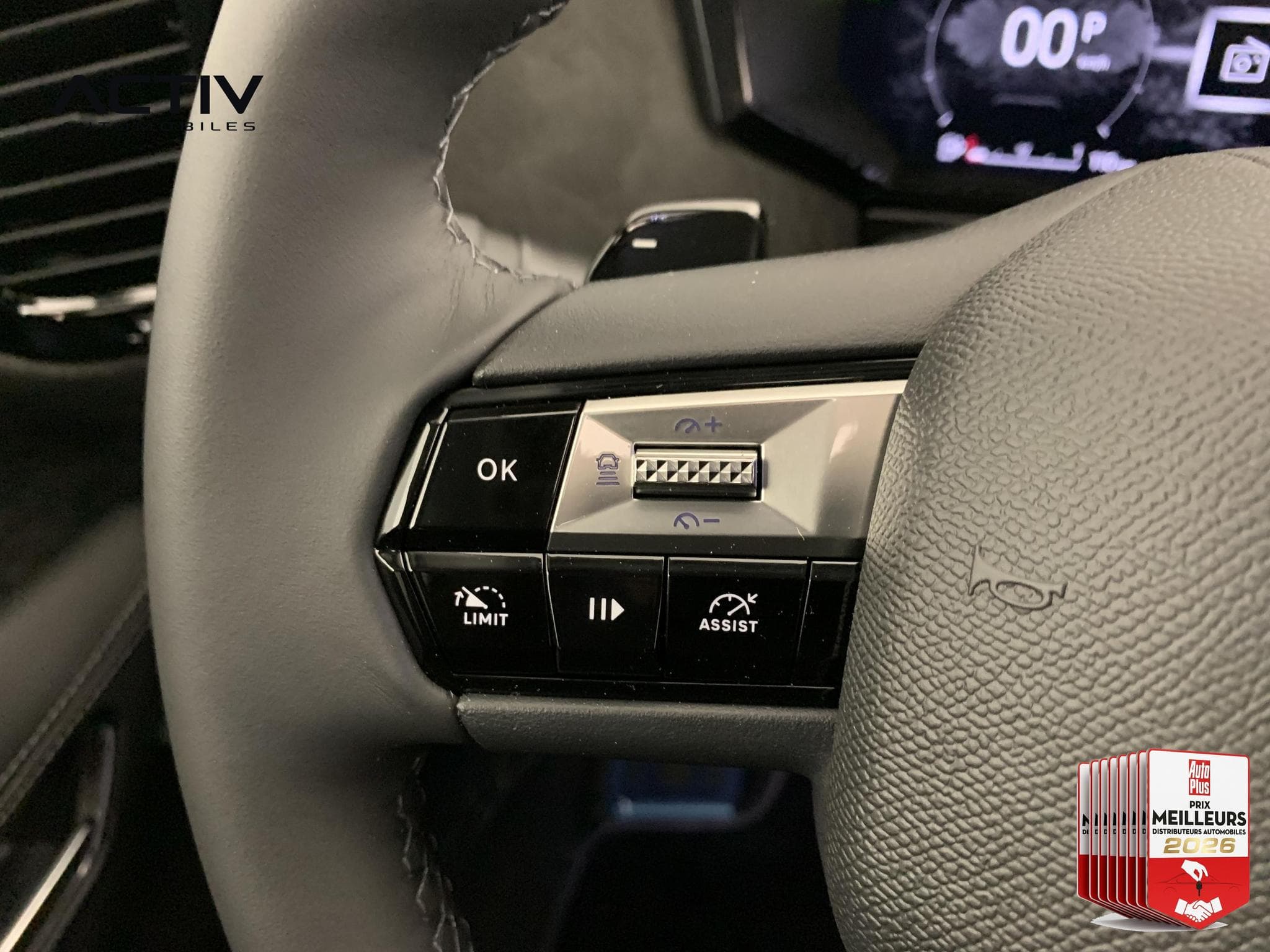 DS Automobiles DS4 Hybride 145 e-DCT6 Etoile - Alcantara (2026) - Photo 14