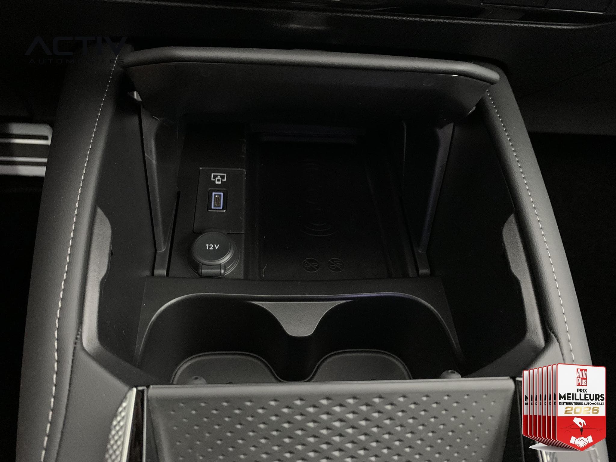 DS Automobiles DS4 Hybride 145 e-DCT6 Etoile - Alcantara (2026) - Photo 16
