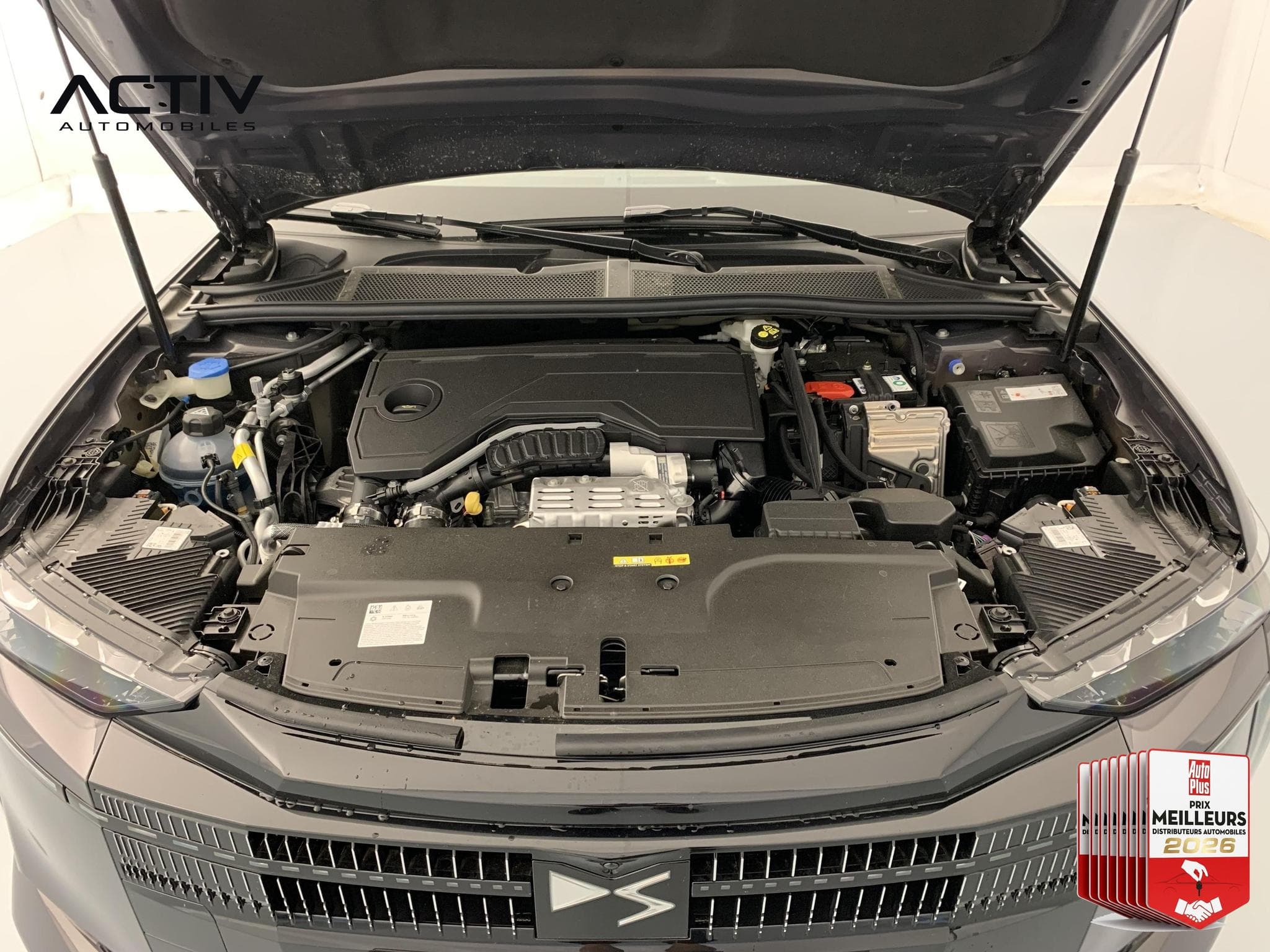 DS Automobiles DS4 Hybride 145 e-DCT6 Etoile - Alcantara (2026) - Photo 25