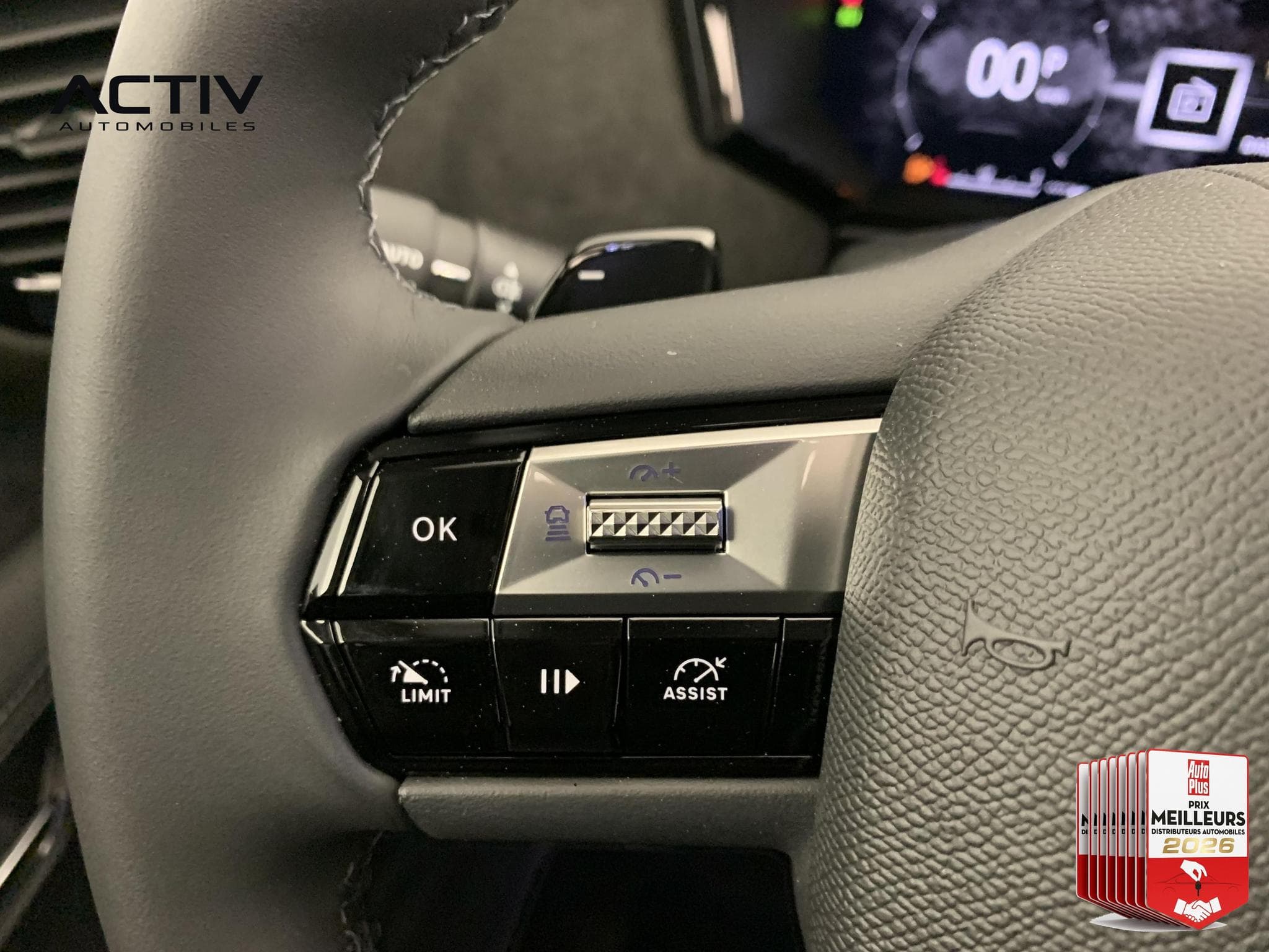 DS Automobiles DS4 Hybride 145 e-DCT6 Etoile - Alcantara (2026) - Photo 15
