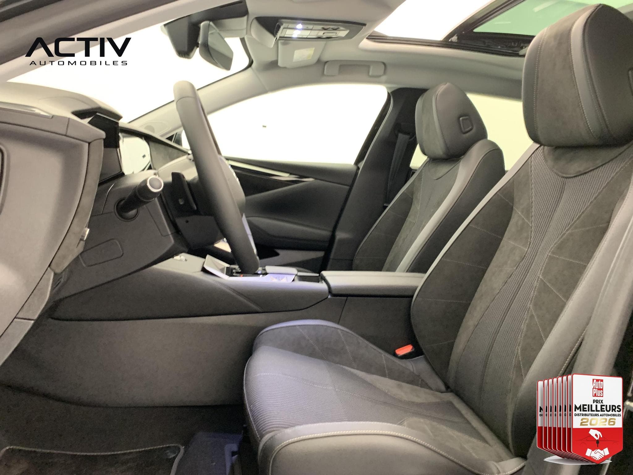 DS Automobiles DS4 Hybride 145 e-DCT6 Etoile - Alcantara (2026) - Photo 18