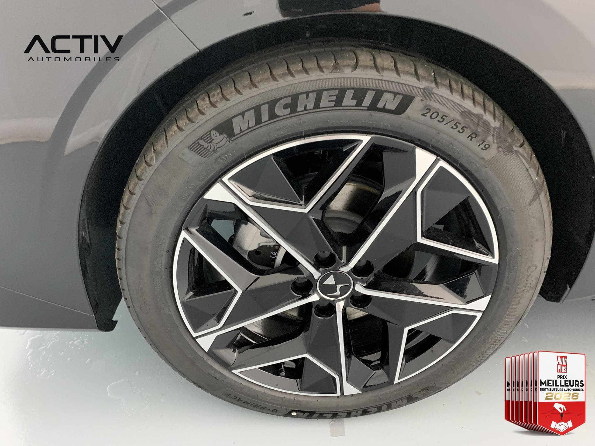 DS Automobiles DS4 Hybride 145 e-DCT6 Etoile - Alcantara (2026) - Photo 24