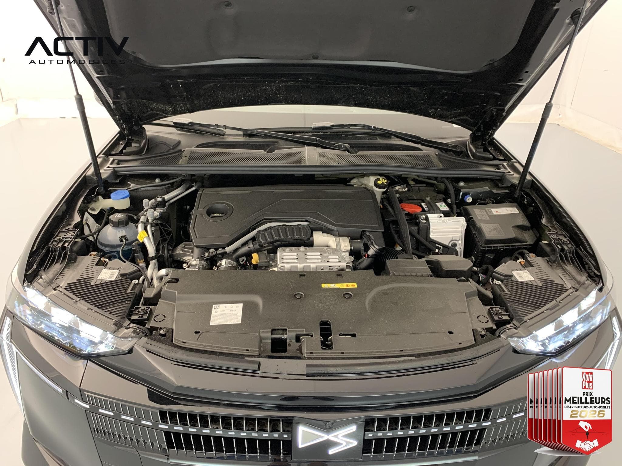 DS Automobiles DS4 Hybride 145 e-DCT6 Etoile - Alcantara (2026) - Photo 26