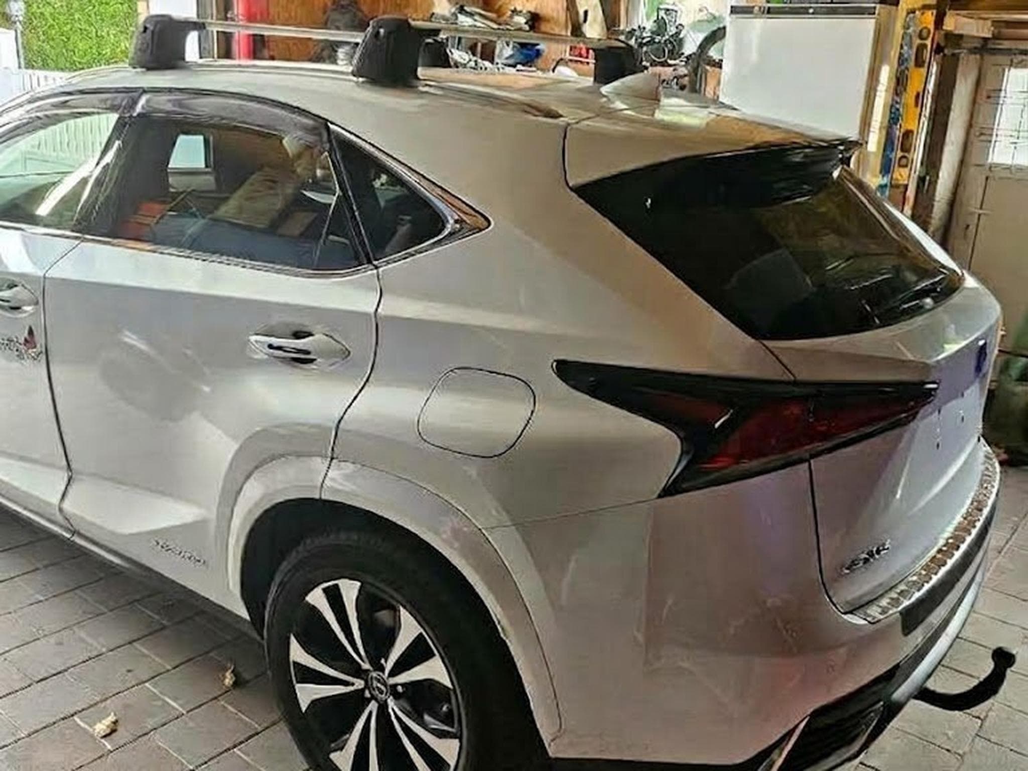 Lexus NX 300h lux (2021) - Photo 2
