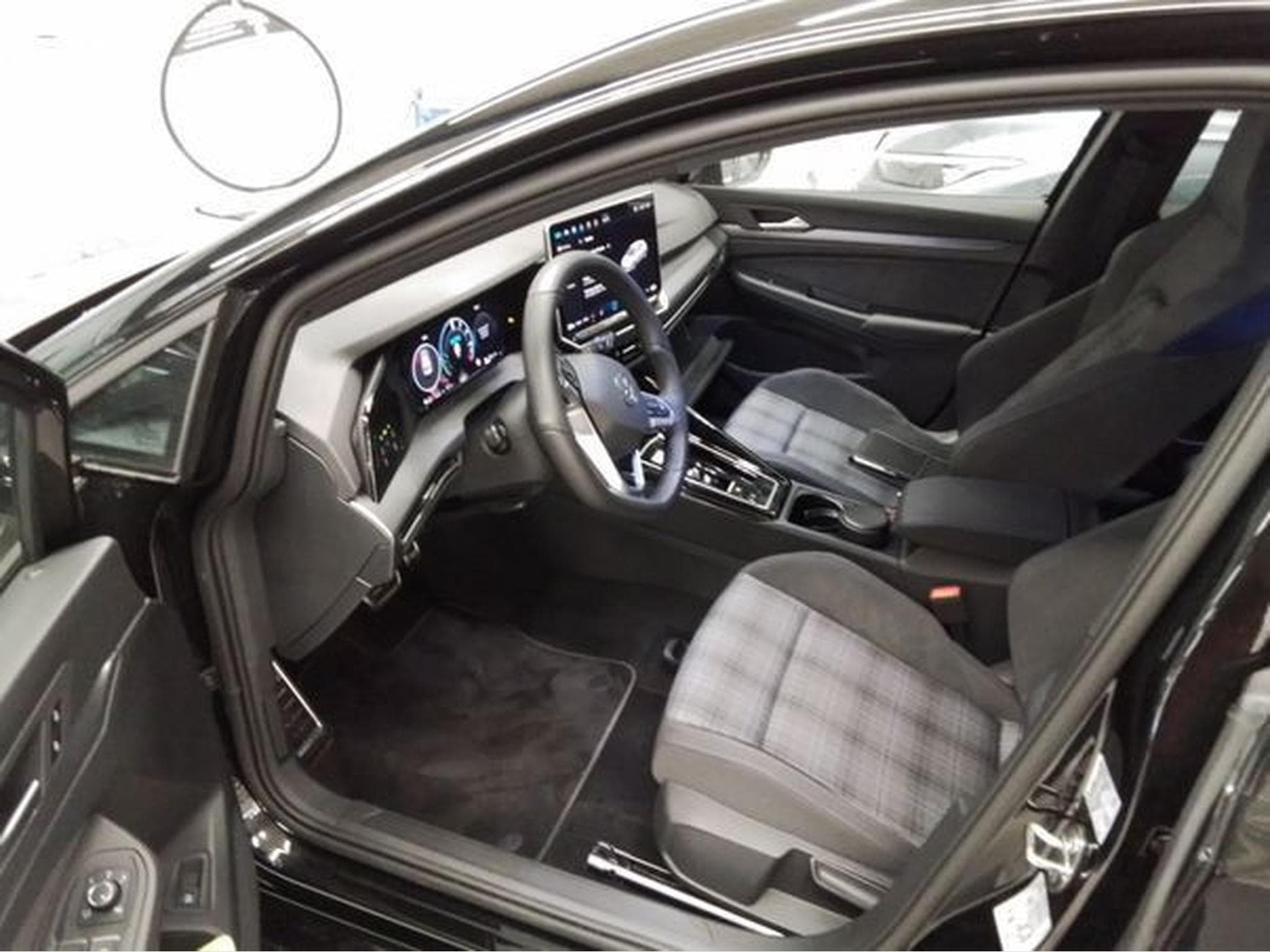 VW Golf GTE PHASE 2  1.5 eHybrid 272 CV DSG 6 *ATTELAGE* MATRIX * TÊ (2026) - Foto 6