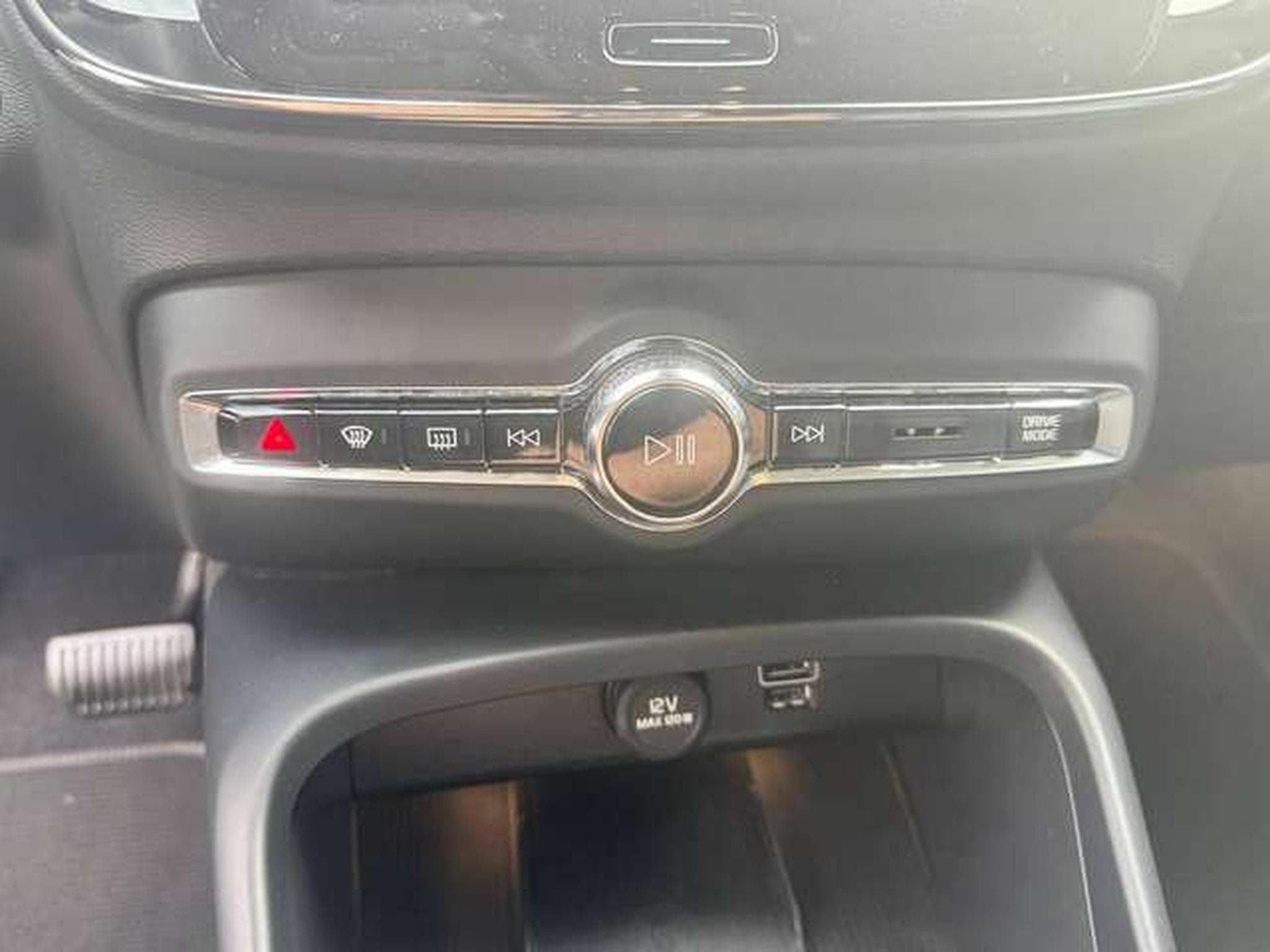Volvo XC40 XC40 T2 Plus Dark / 1ER OWNER / JUSQU'A 36MOIS DE GARANTIE (2022) - Photo 16