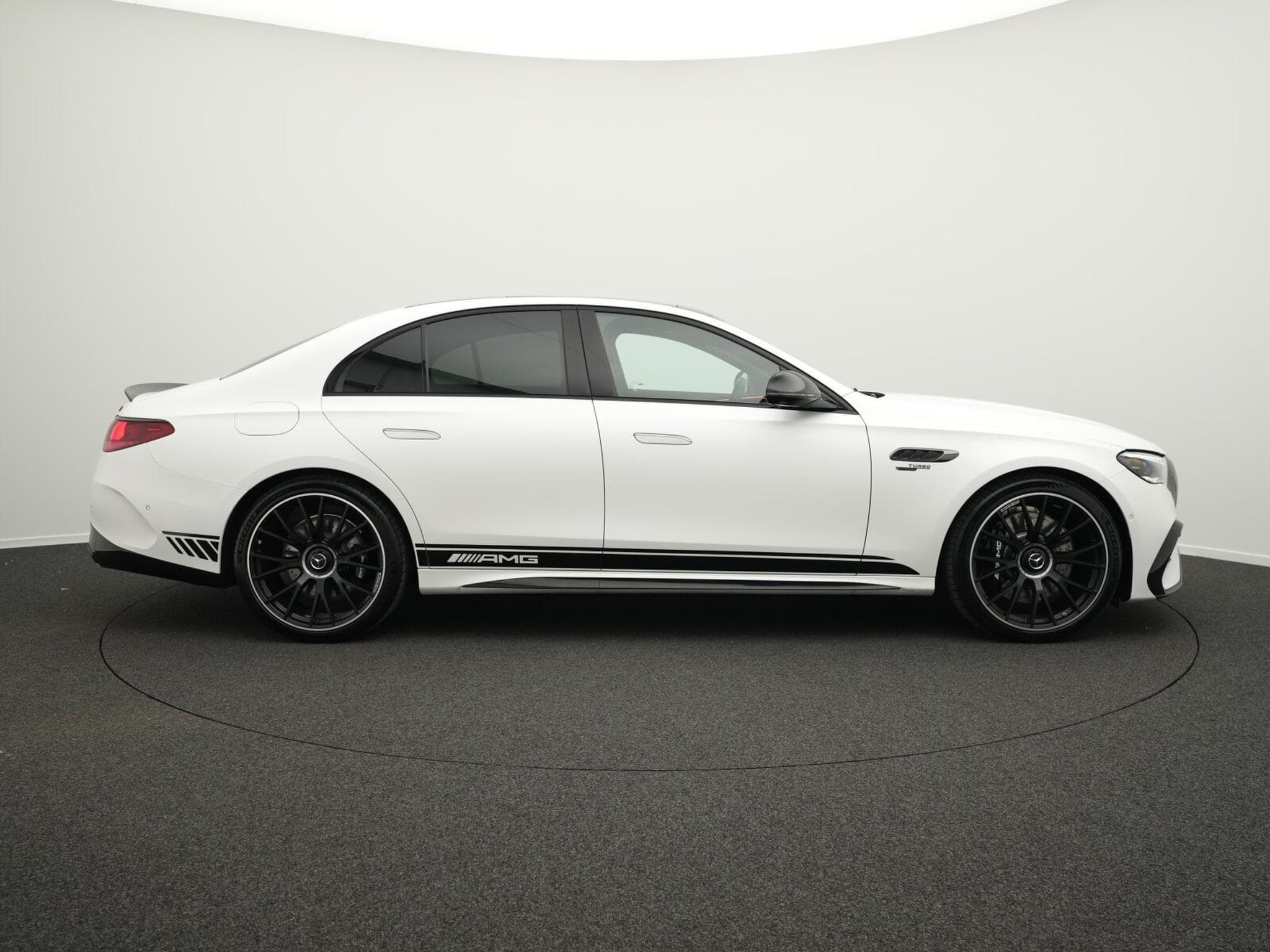 Mercedes E 53 AMG 4MATIC Edition1 Carbon+Night+Burm (2025) - Foto 5