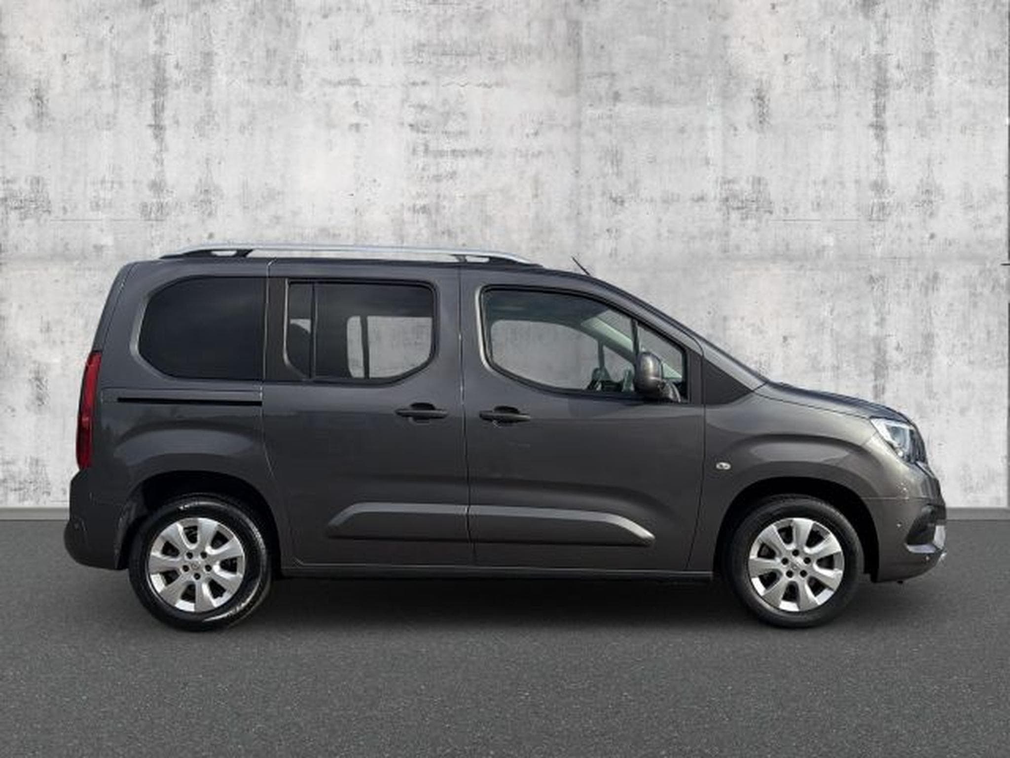 Opel Combo Combo Life 1.5 CDTI Innovation NAVI PANO RFK DAB (2019) - Photo 6
