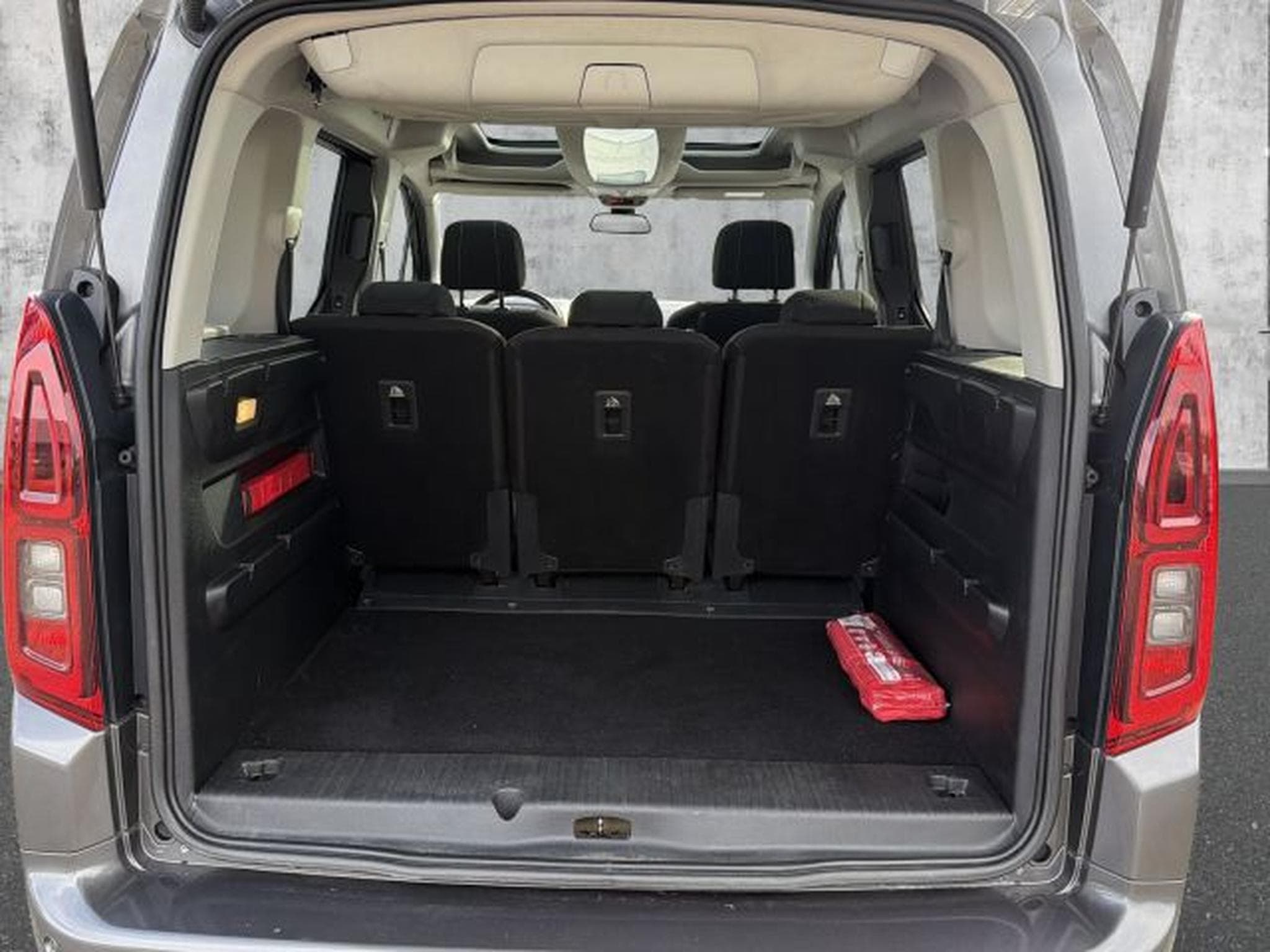 Opel Combo Combo Life 1.5 CDTI Innovation NAVI PANO RFK DAB (2019) - Photo 10