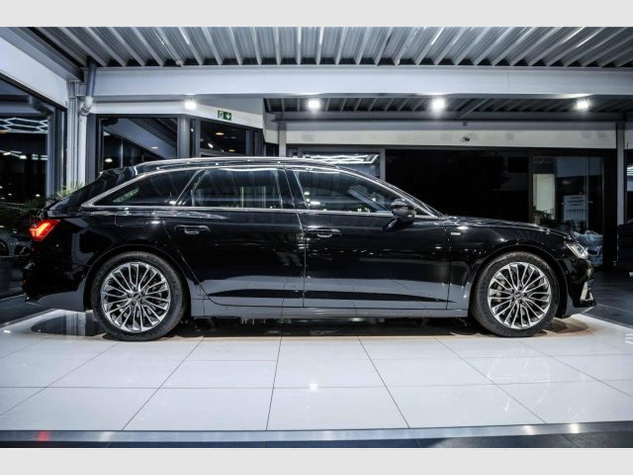 Audi A6 A6 Avant 50 TFSI e quattro S-tron S-Line RFK AHK (2023) - Photo 7