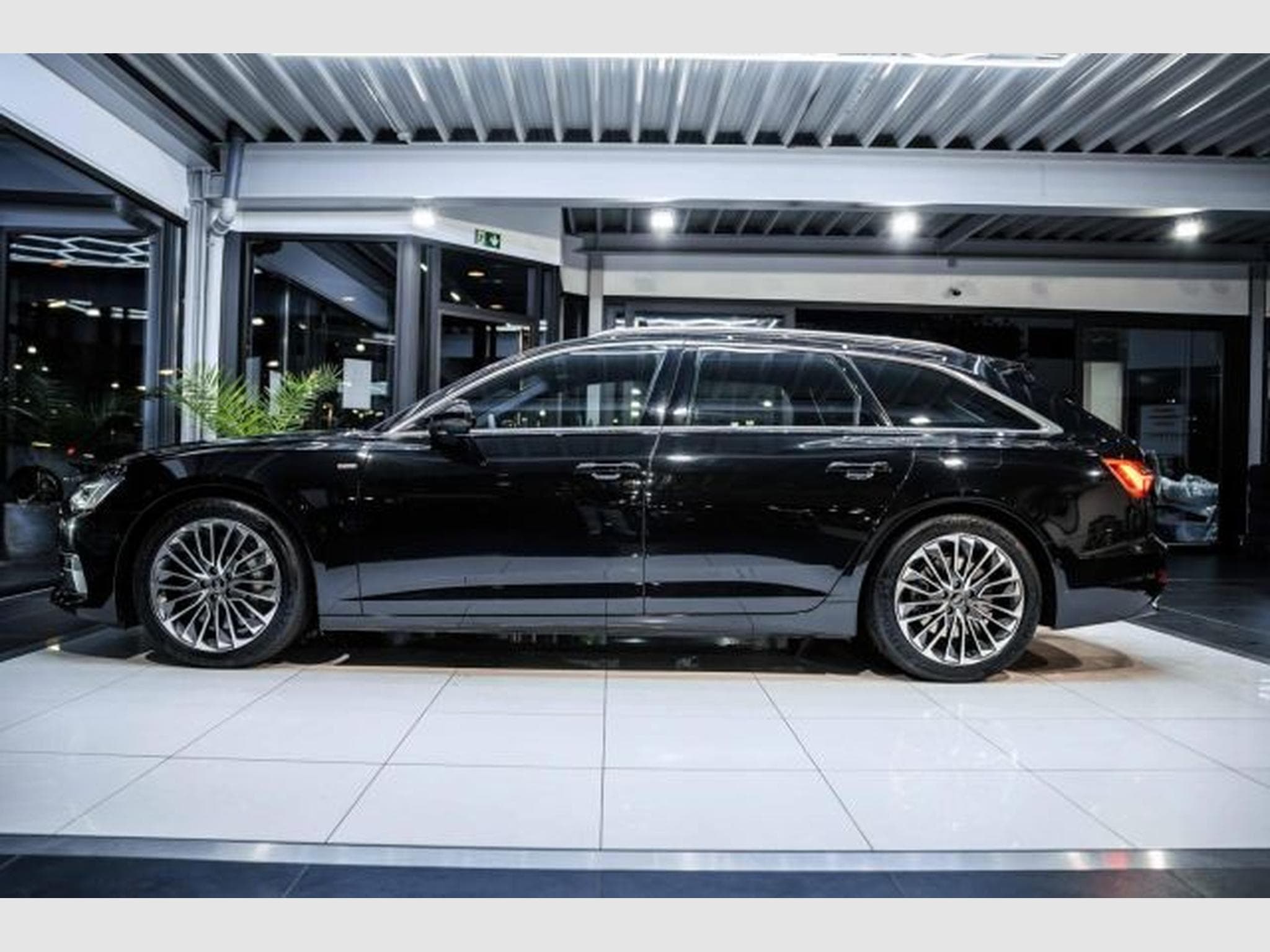 Audi A6 A6 Avant 50 TFSI e quattro S-tron S-Line RFK AHK (2023) - Photo 10