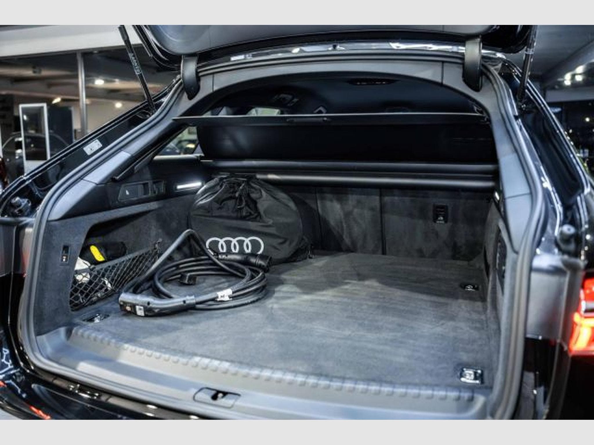 Audi A6 A6 Avant 50 TFSI e quattro S-tron S-Line RFK AHK (2023) - Photo 14
