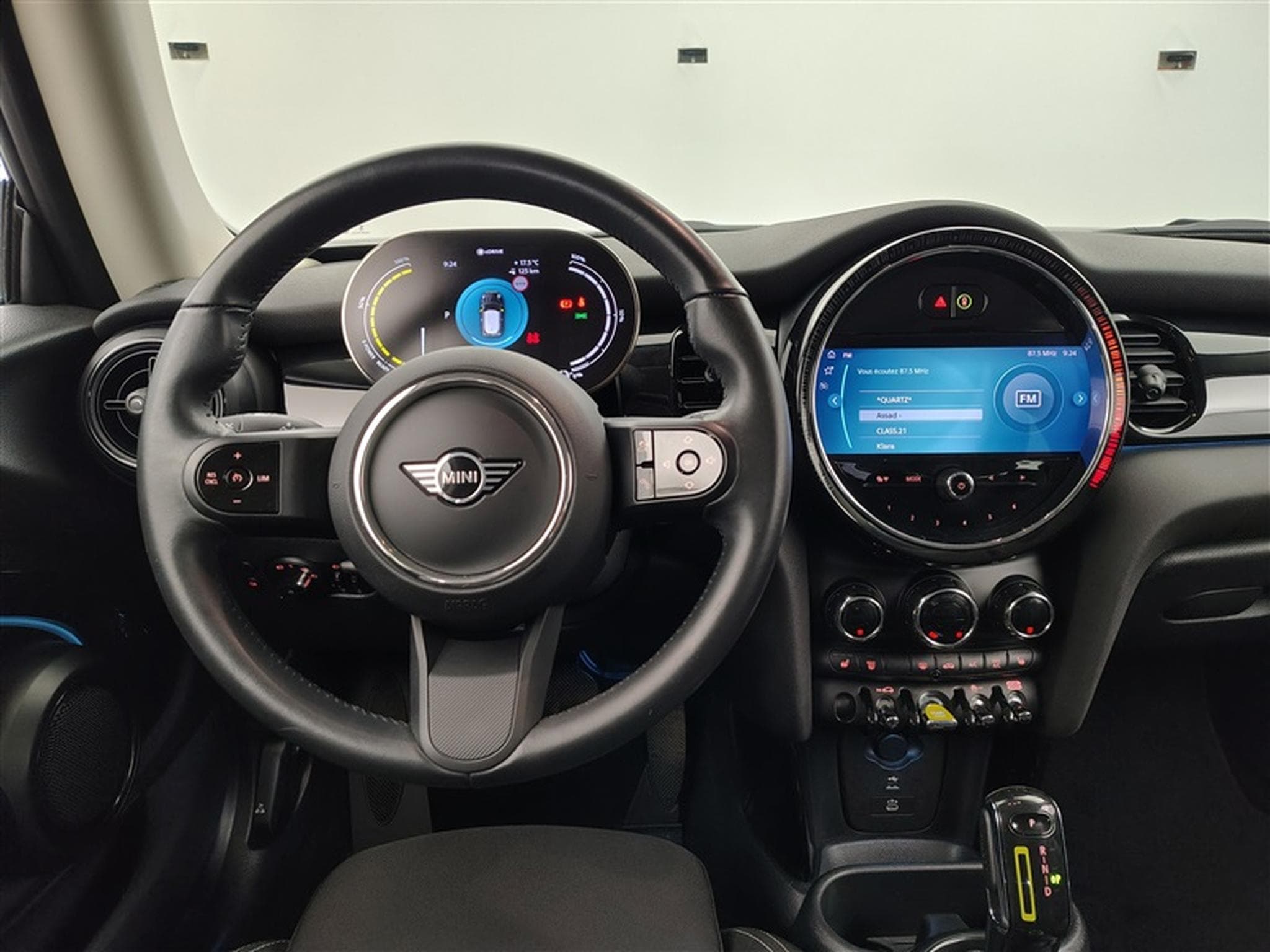 MINI Cooper 28.9 kWh NAVI / CARPLAY / FULL LED (2023) - Photo 9