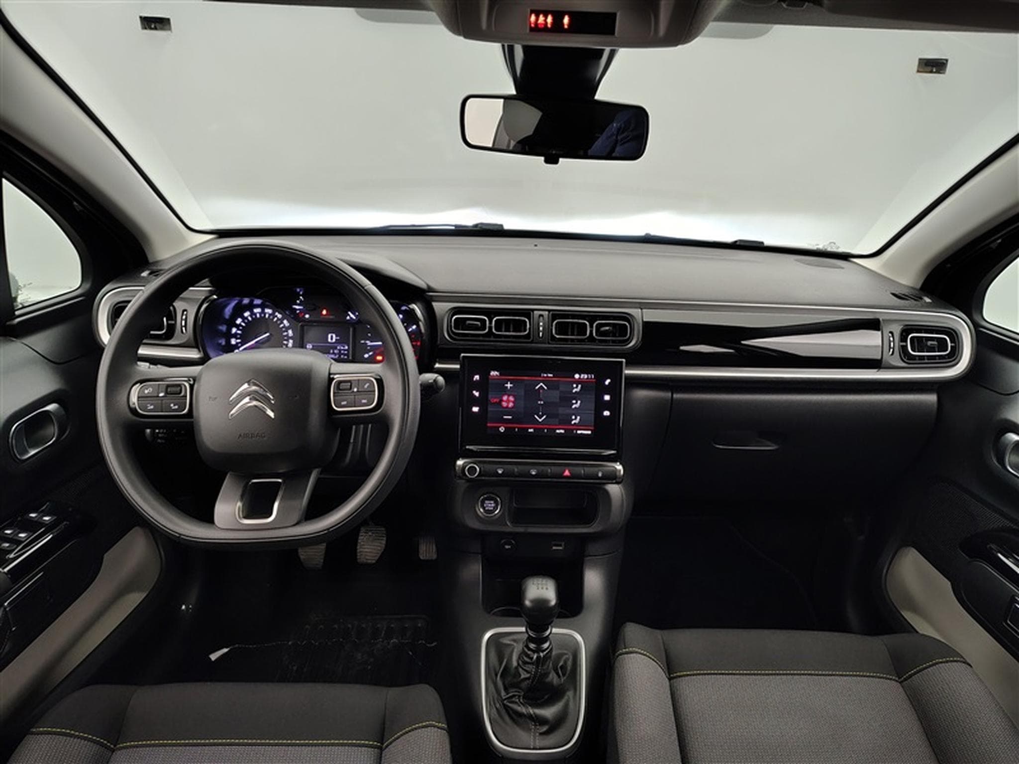 Citroen C3 1.2i PureTech Shine FULL LED / CARPLAY (2023) - Photo 8