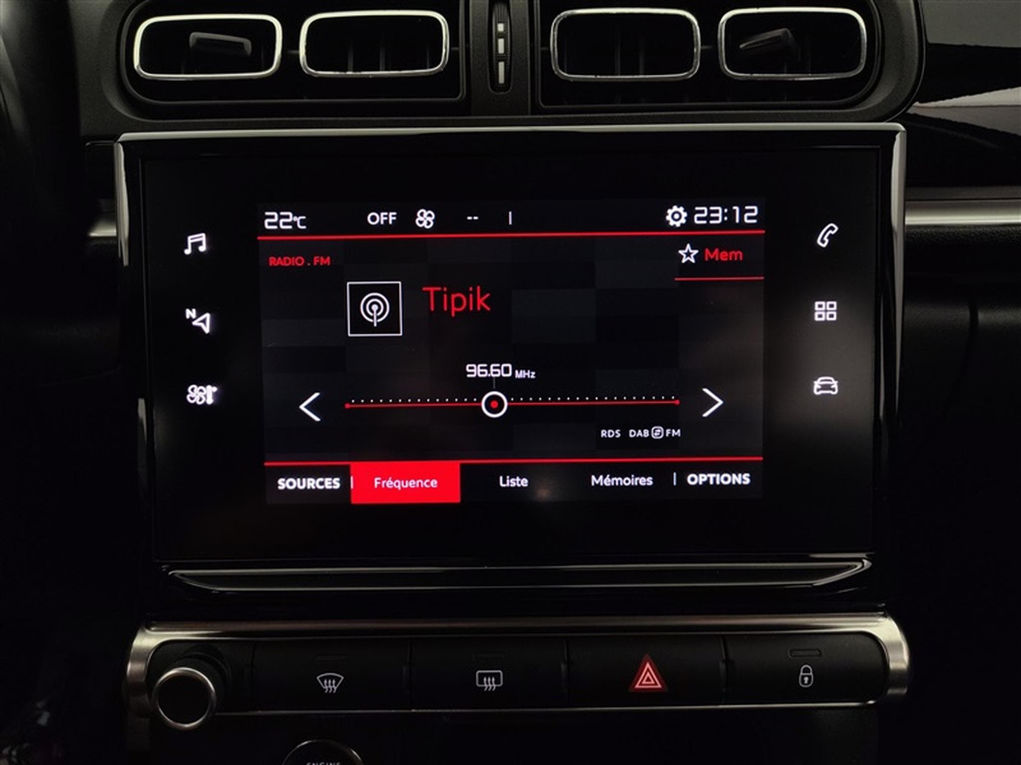 Citroen C3 1.2i PureTech Shine FULL LED / CARPLAY (2023) - Photo 11