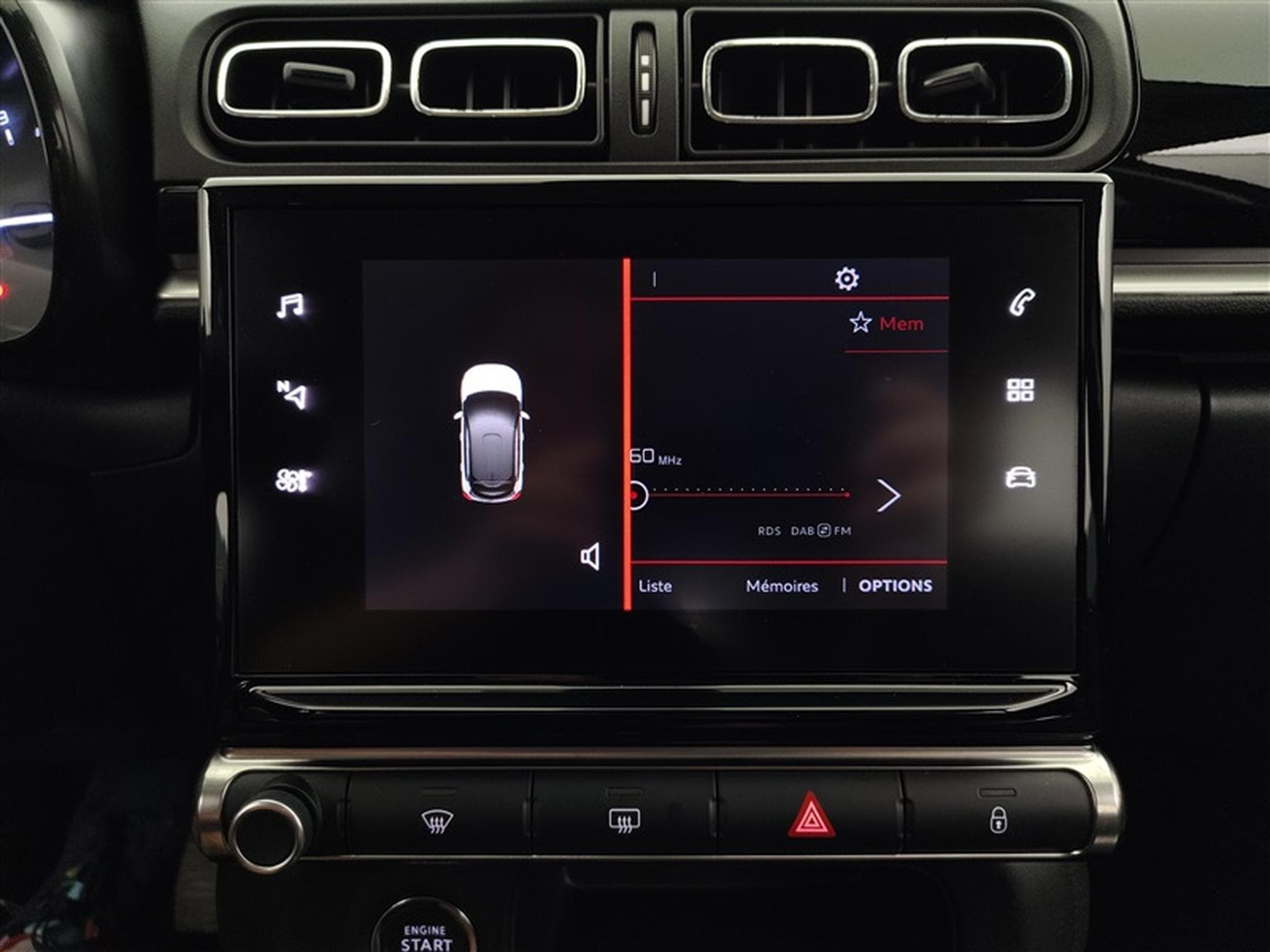 Citroen C3 1.2i PureTech Shine FULL LED / CARPLAY (2023) - Photo 18