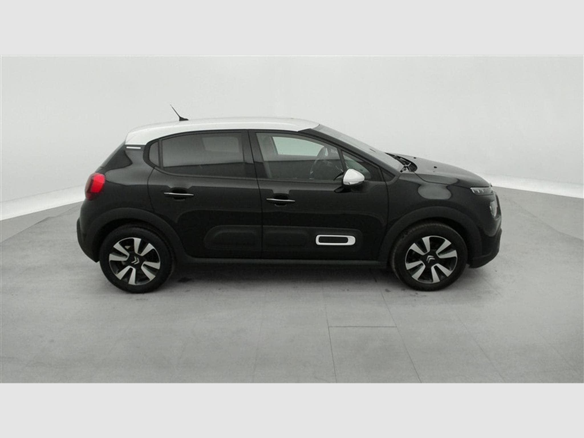 Citroen C3 1.2i PureTech Shine FULL LED / CARPLAY (2023) - Photo 24