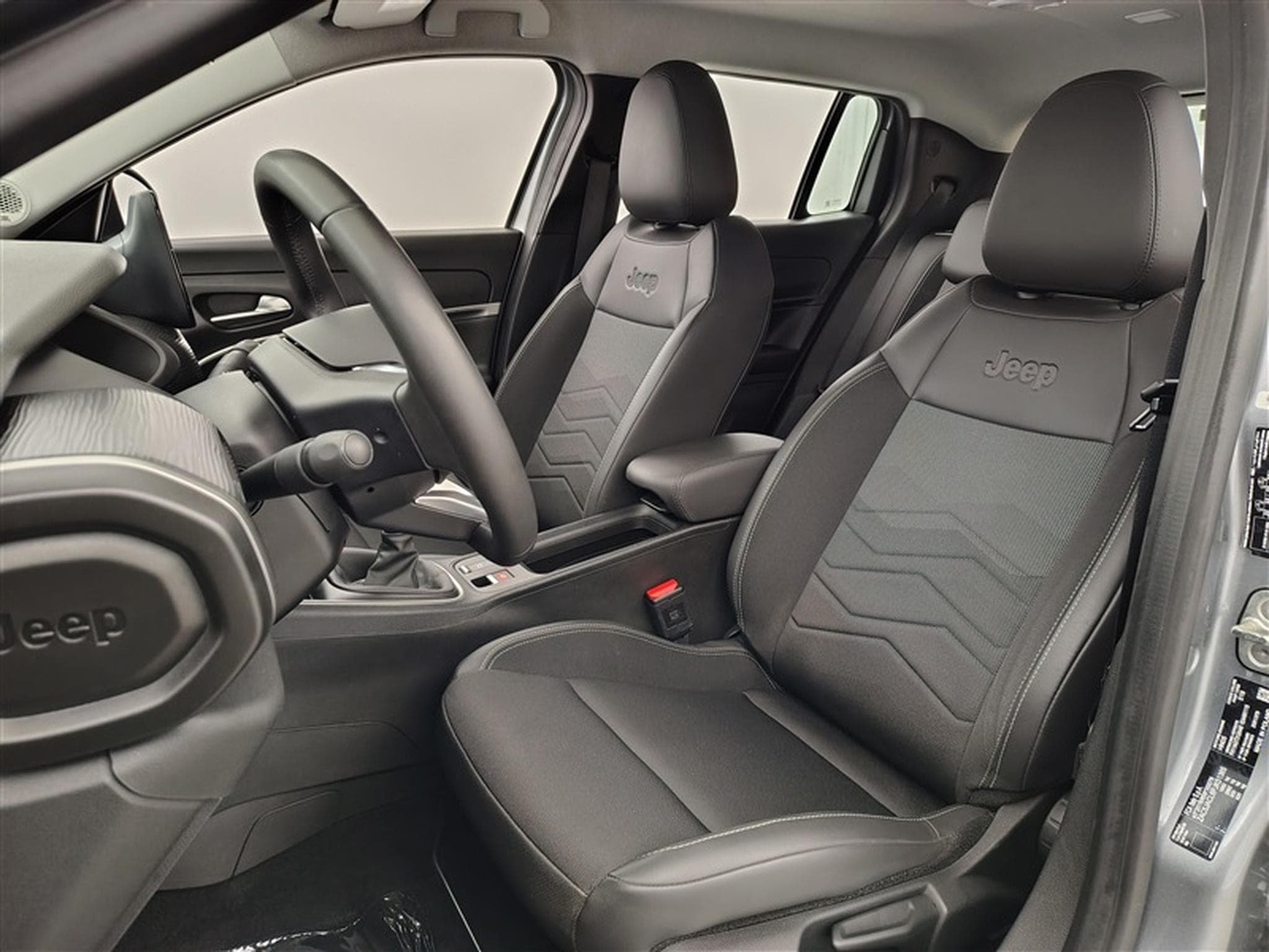 Jeep Avenger 1.2 Turbo Altitude *NAVI/CARPLAY/FULL LED/CAM360/JA18* (2024) - Photo 7