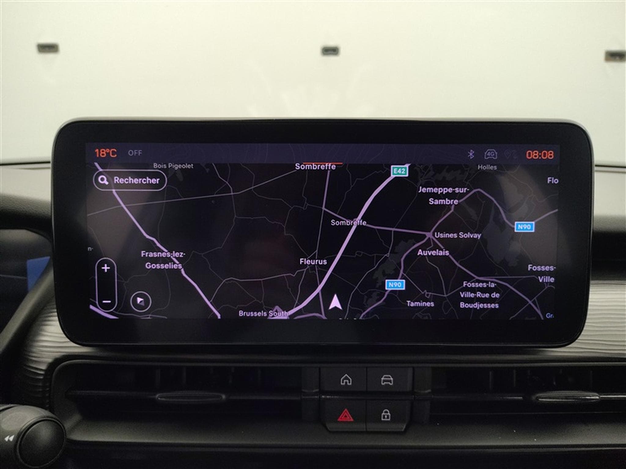 Jeep Avenger 1.2 Turbo Altitude *NAVI/CARPLAY/FULL LED/CAM360/JA18* (2024) - Photo 11