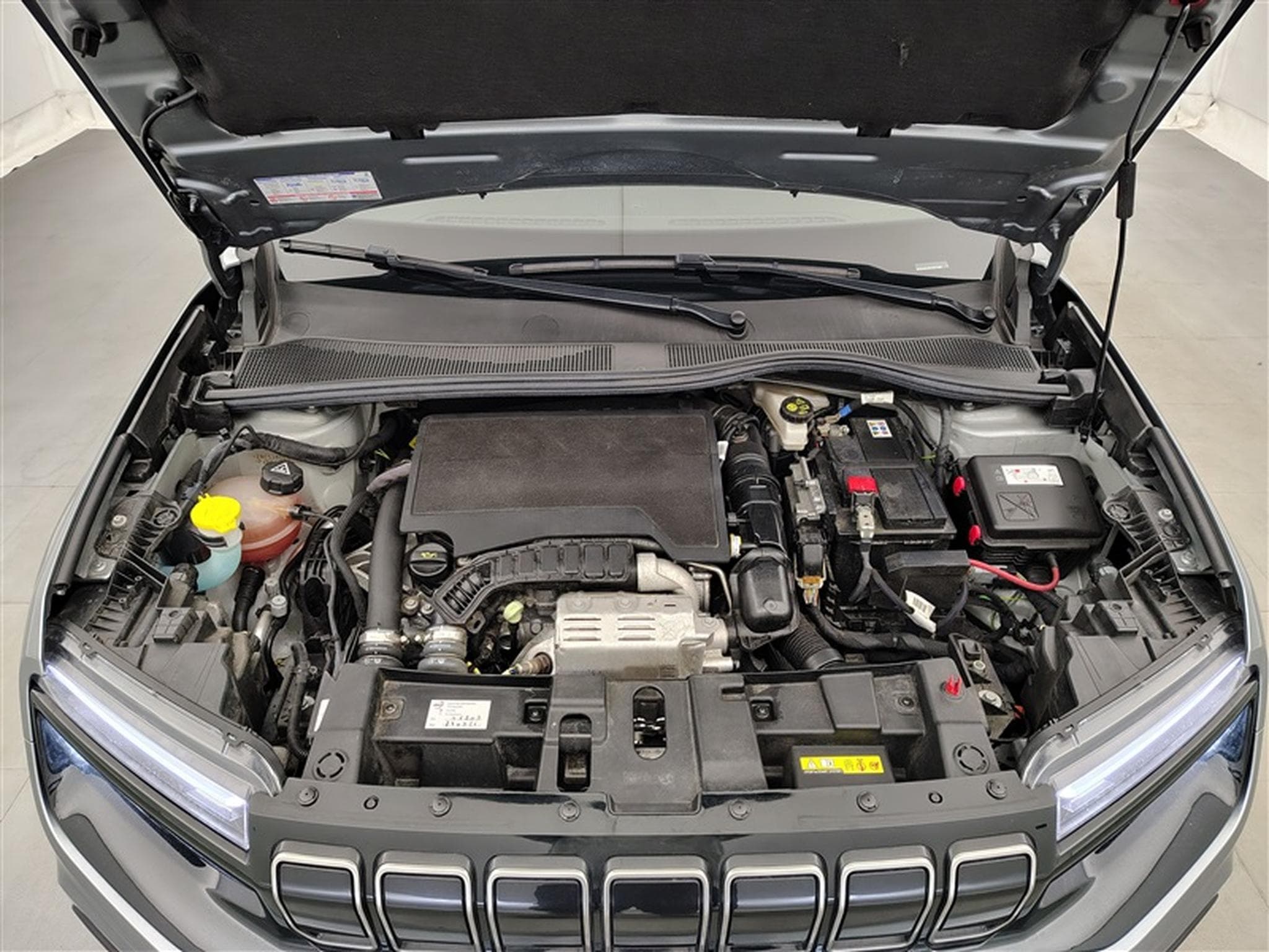 Jeep Avenger 1.2 Turbo Altitude *NAVI/CARPLAY/FULL LED/CAM360/JA18* (2024) - Photo 20