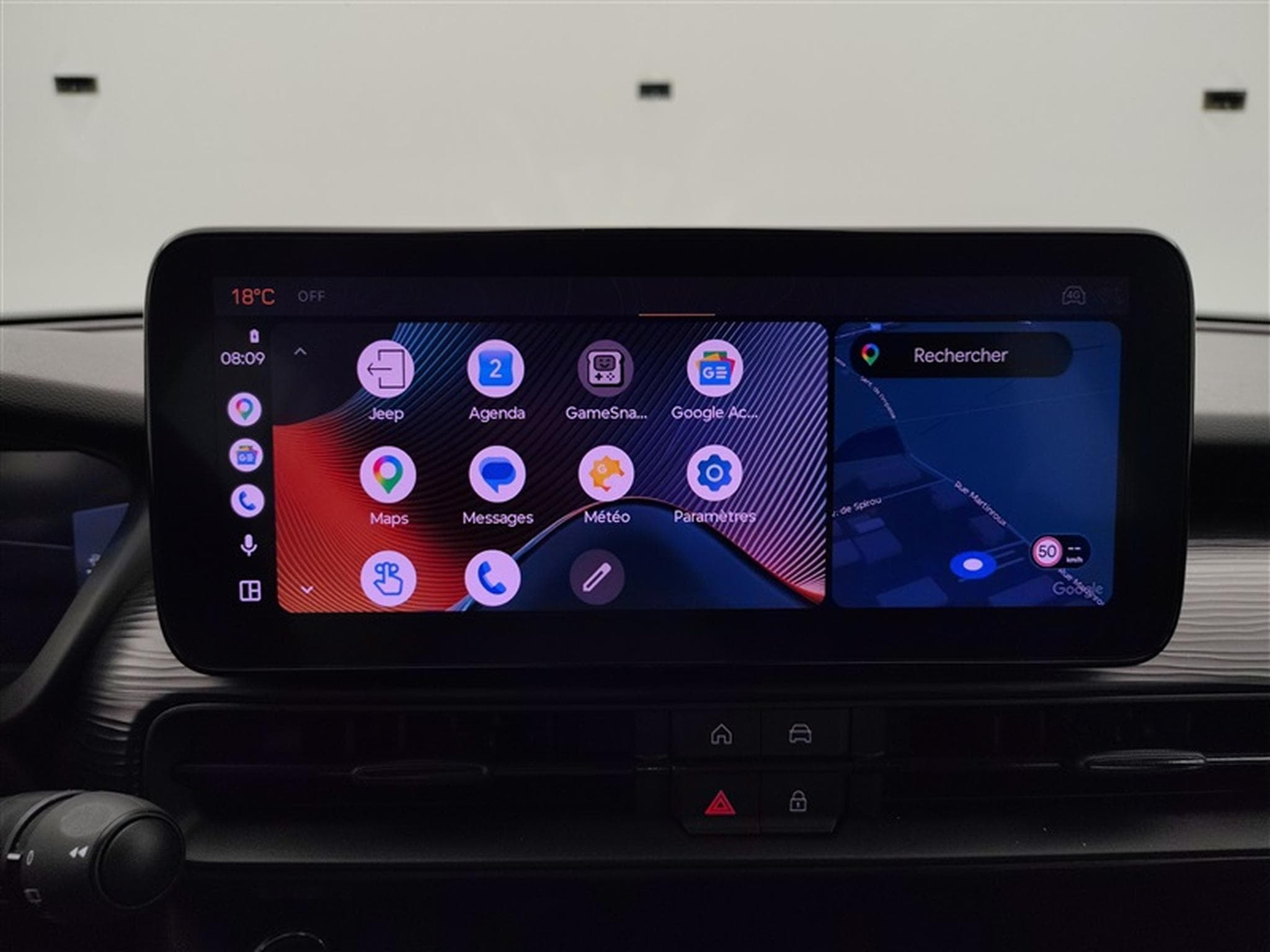 Jeep Avenger 1.2 Turbo Altitude *NAVI/CARPLAY/FULL LED/CAM360/JA18* (2024) - Photo 21
