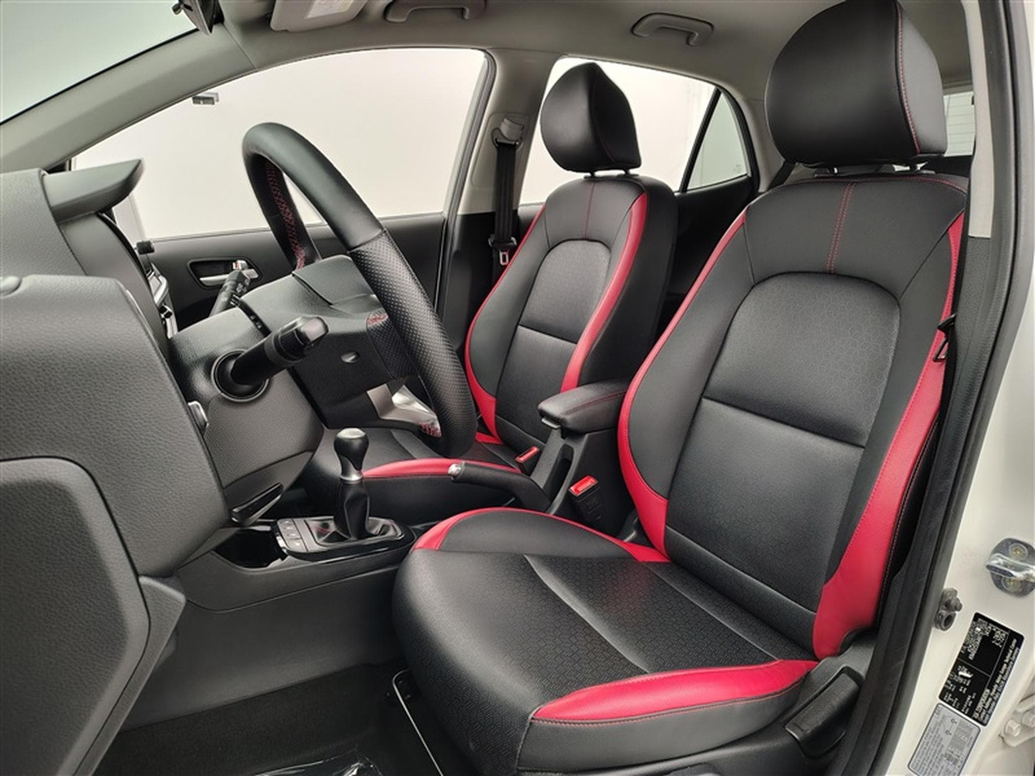 Kia Picanto 1.0i GT Line NAVI 8" /CARPLAY/ CAMERA / JA 16" (2022) - Photo 7