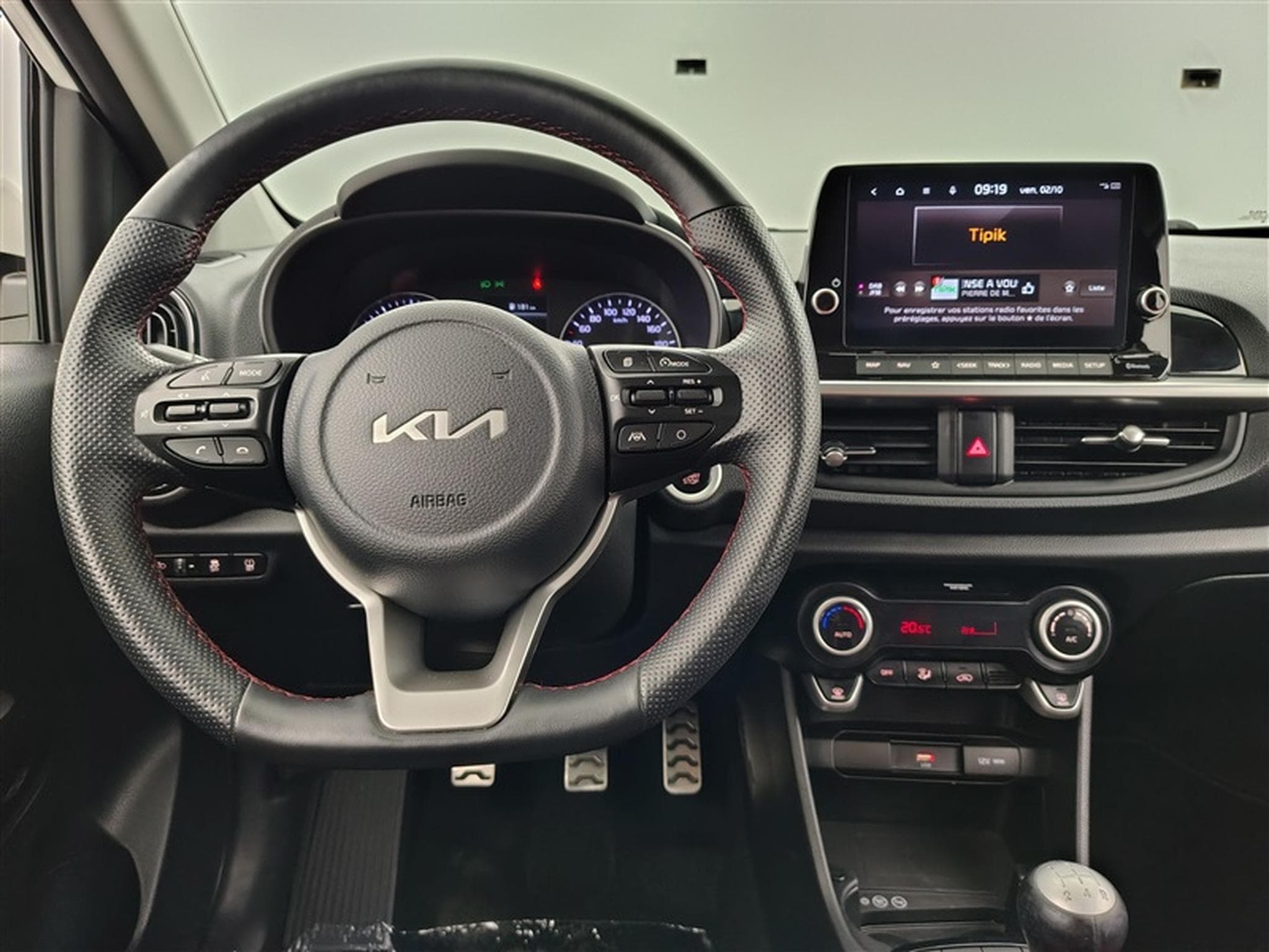 Kia Picanto 1.0i GT Line NAVI 8" /CARPLAY/ CAMERA / JA 16" (2022) - Photo 9
