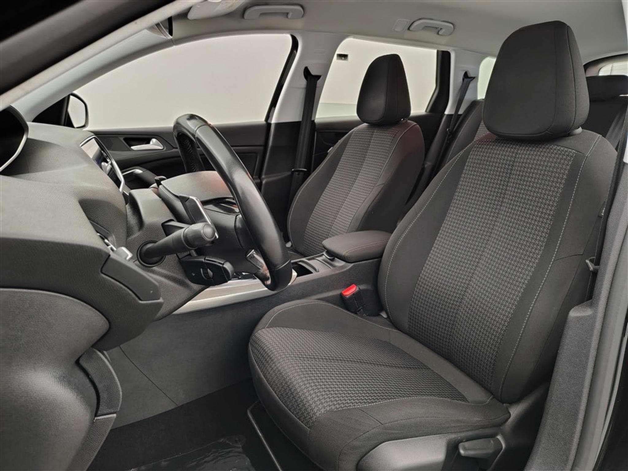 Peugeot 308 1.2 PureTech Active Pack AUTO/NAVI/JA/PDC (2021) - Photo 7