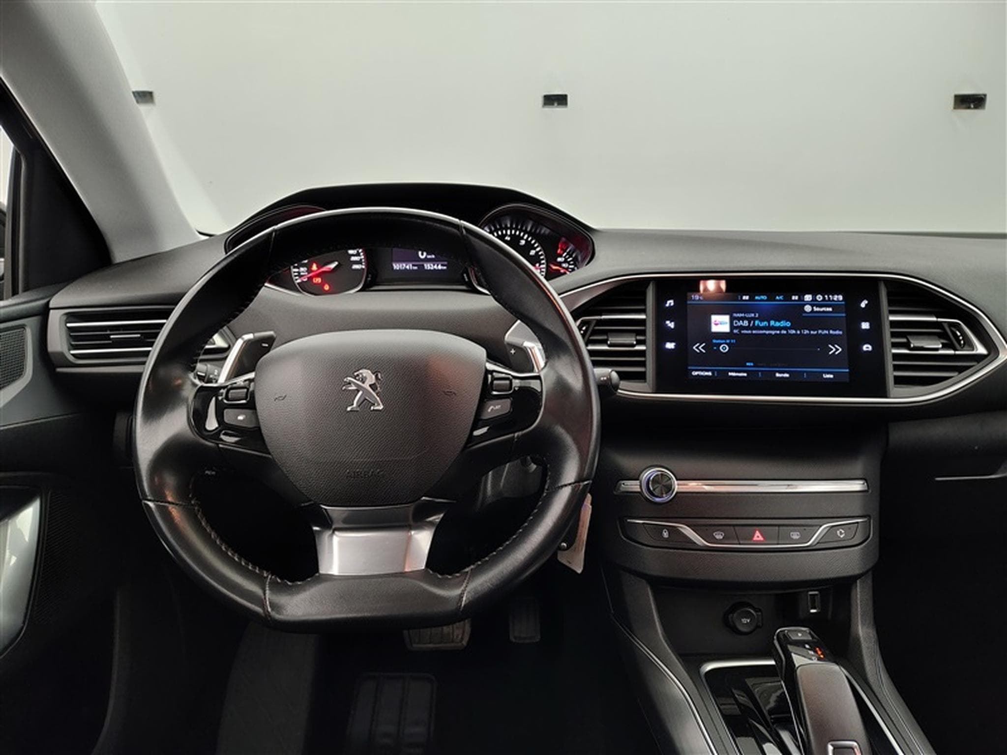 Peugeot 308 1.2 PureTech Active Pack AUTO/NAVI/JA/PDC (2021) - Photo 9
