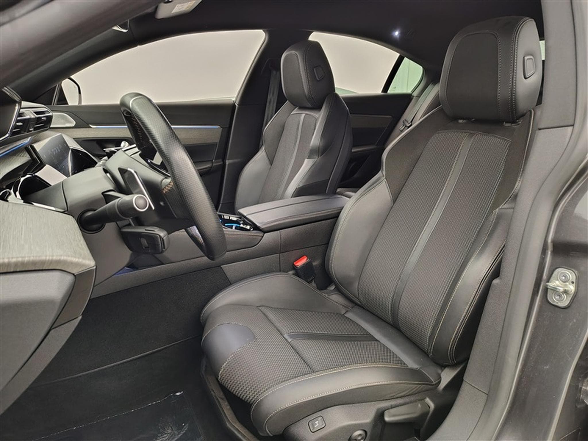 Peugeot 508 1.2 PureTech GT Pack AUTO/S-CUIR/NAVI/FULL LED/JA18 (2022) - Photo 7