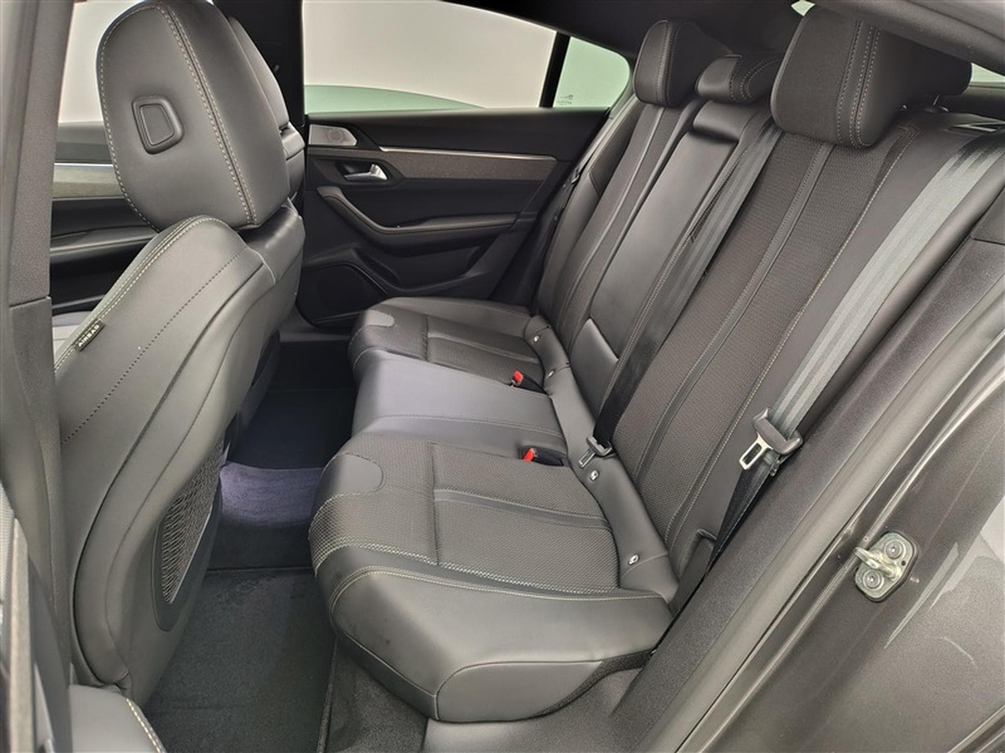 Peugeot 508 1.2 PureTech GT Pack AUTO/S-CUIR/NAVI/FULL LED/JA18 (2022) - Photo 13