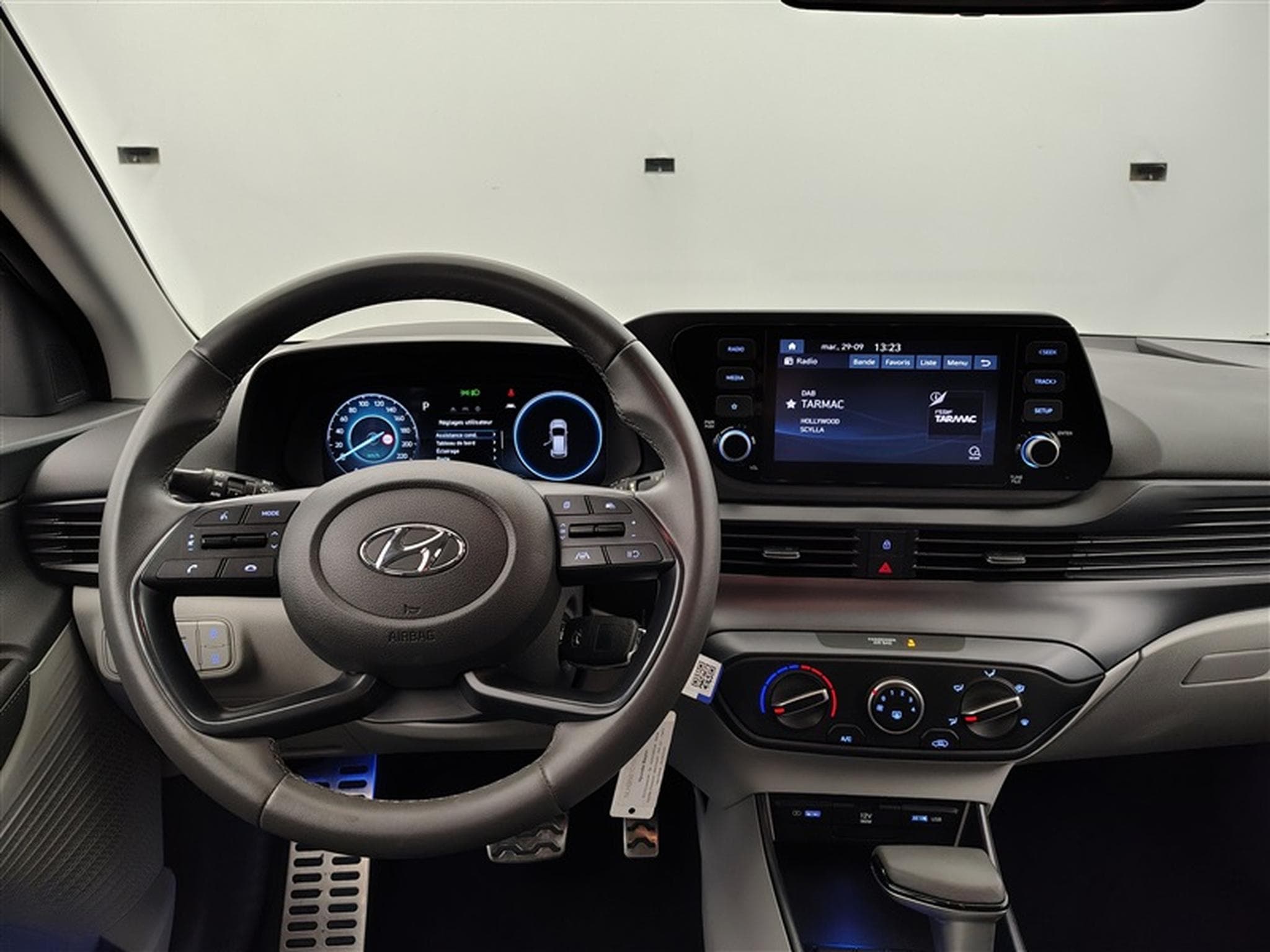 Hyundai Bayon 1.0 T-GDi MHEV DCT-7 100Cv Intuitive CARPLAY / CLIM (2023) - Photo 9