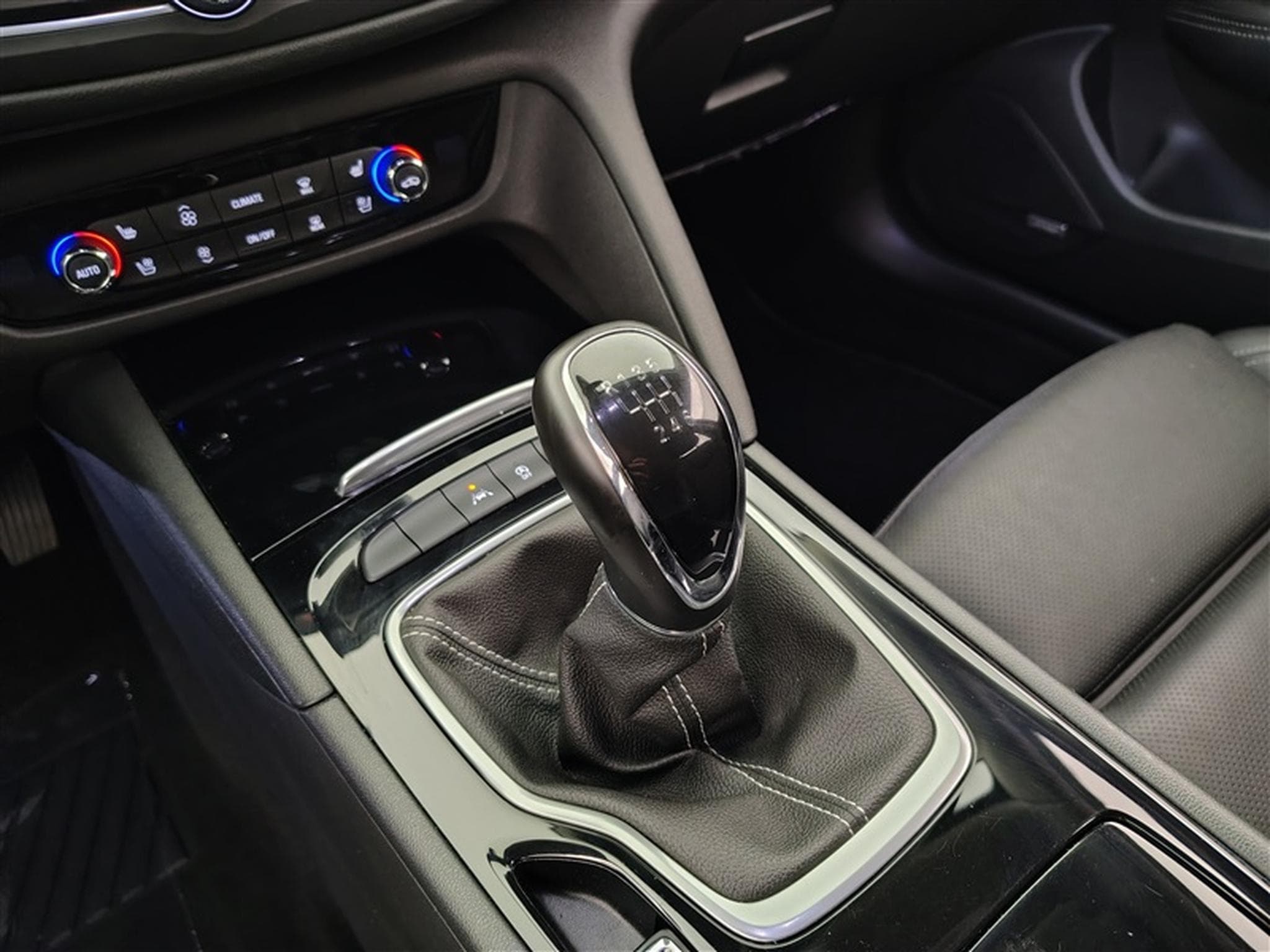 Opel Insignia Sports Tourer 1.5 Turbo D Elegance  Cuir / Navi / Led (2021) - Photo 12