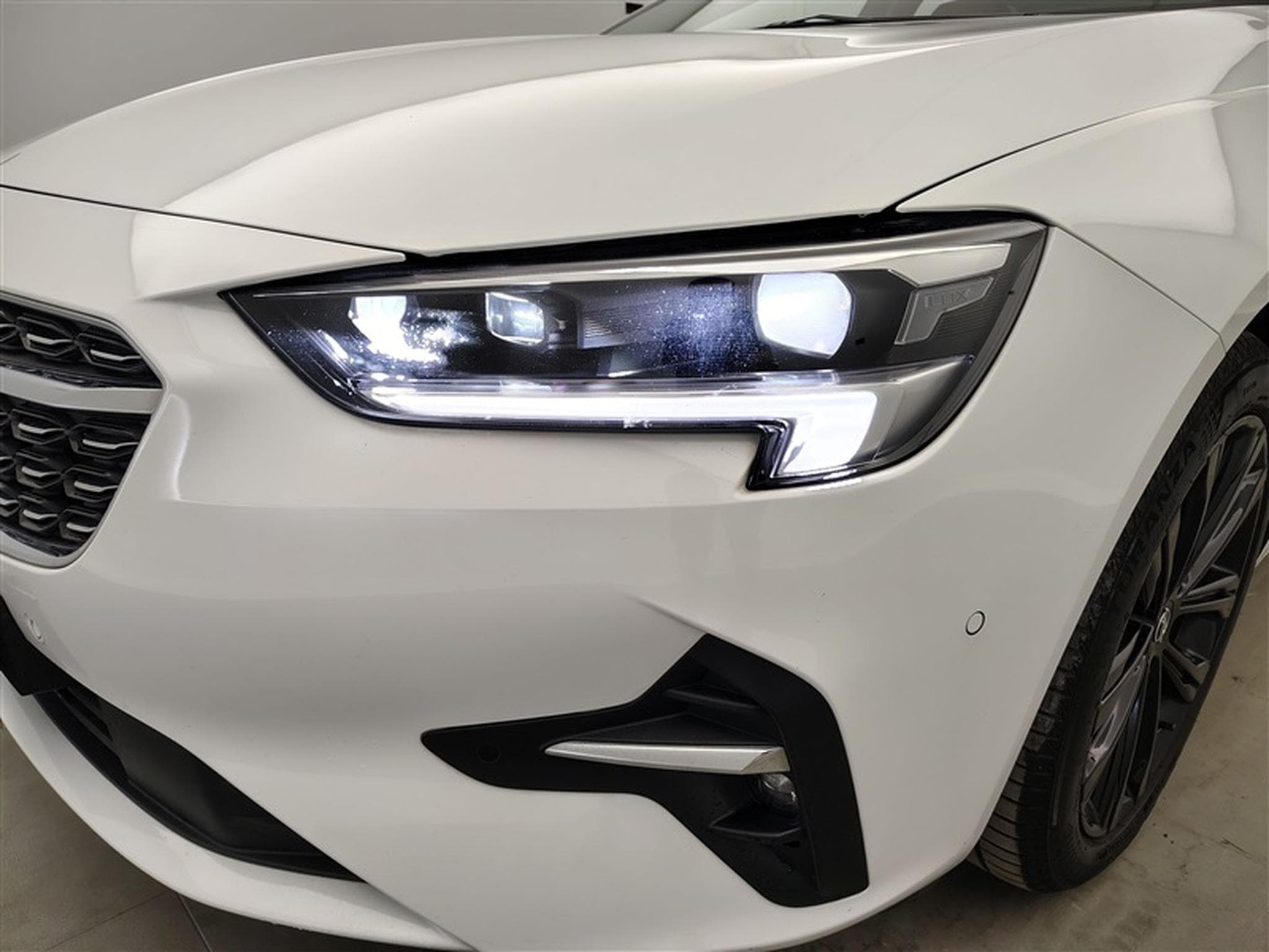 Opel Insignia Sports Tourer 1.5 Turbo D Elegance  Cuir / Navi / Led (2021) - Photo 15