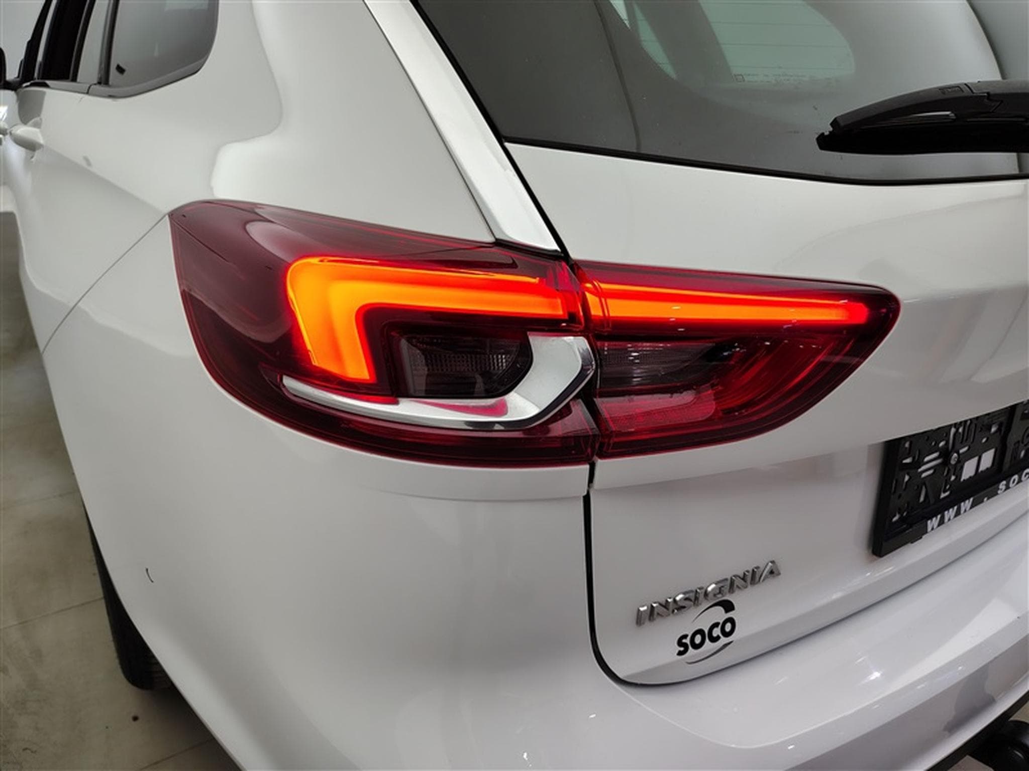 Opel Insignia Sports Tourer 1.5 Turbo D Elegance  Cuir / Navi / Led (2021) - Photo 16