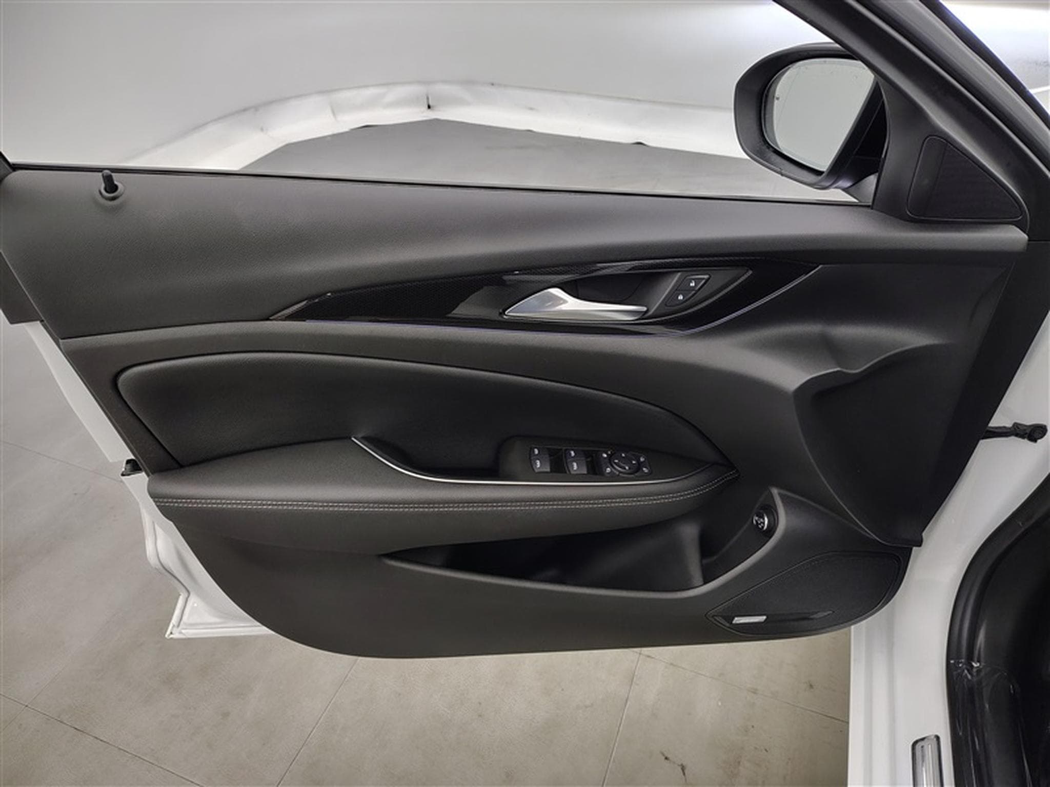 Opel Insignia Sports Tourer 1.5 Turbo D Elegance  Cuir / Navi / Led (2021) - Photo 17