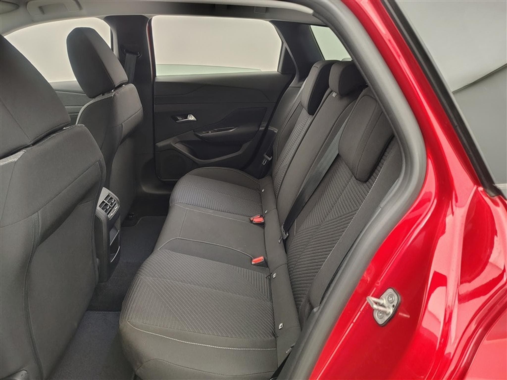 Peugeot 308 SW 1.2 Active Pack Navi Cockpit / Led / PDC (2024) - Photo 13
