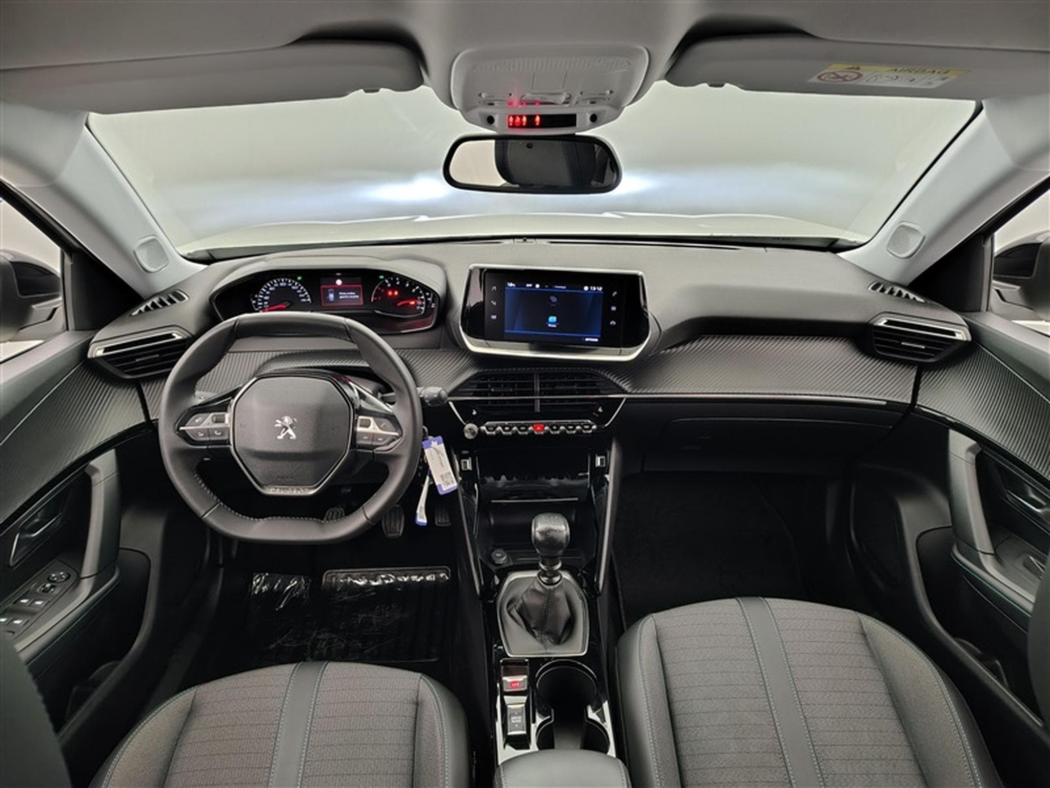 Peugeot 2008 1.2 PureTech Allure Pack S-CUIR/CARPLAY/LED/JA17/PDC/CAMERA (2022) - Photo 8