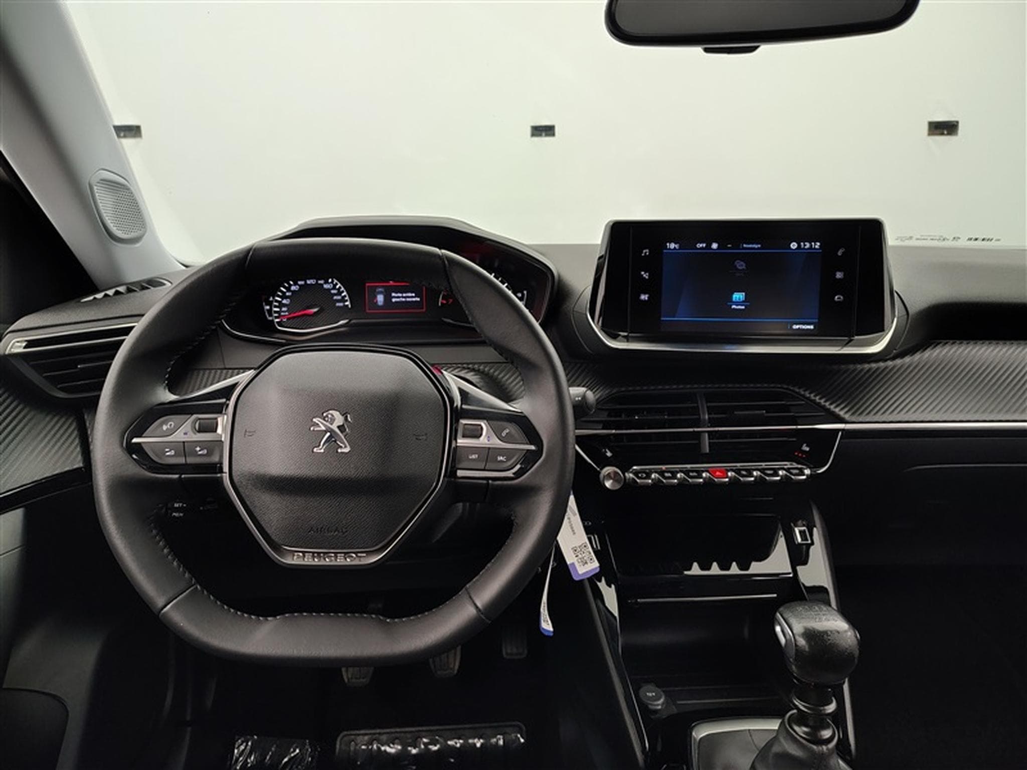 Peugeot 2008 1.2 PureTech Allure Pack S-CUIR/CARPLAY/LED/JA17/PDC/CAMERA (2022) - Photo 9