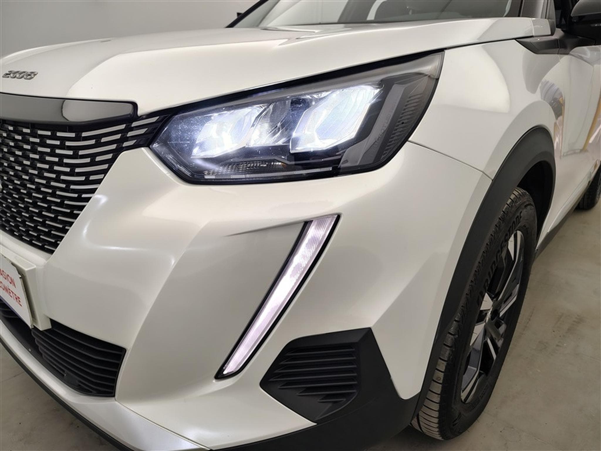Peugeot 2008 1.2 PureTech Allure Pack S-CUIR/CARPLAY/LED/JA17/PDC/CAMERA (2022) - Photo 15