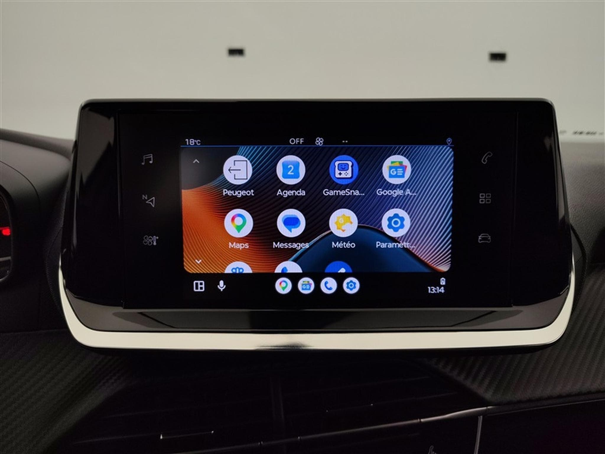Peugeot 2008 1.2 PureTech Allure Pack S-CUIR/CARPLAY/LED/JA17/PDC/CAMERA (2022) - Photo 20